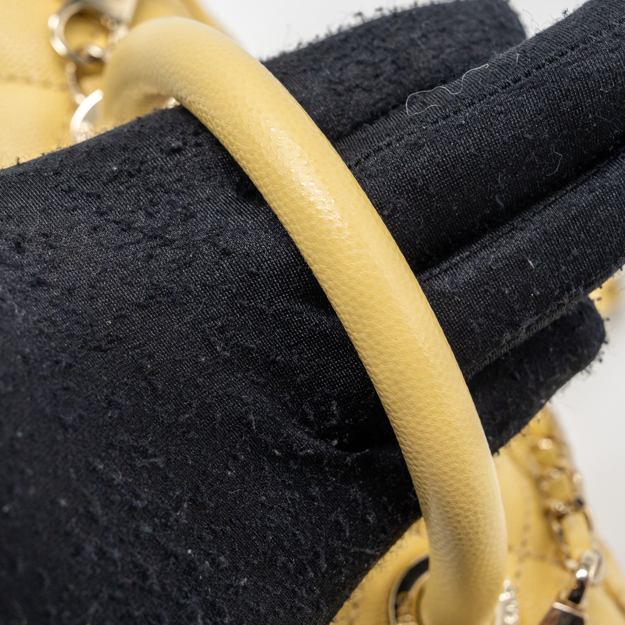 chanel-small-coco-handle-caviar-22p-light-yellow-lghw-microchip