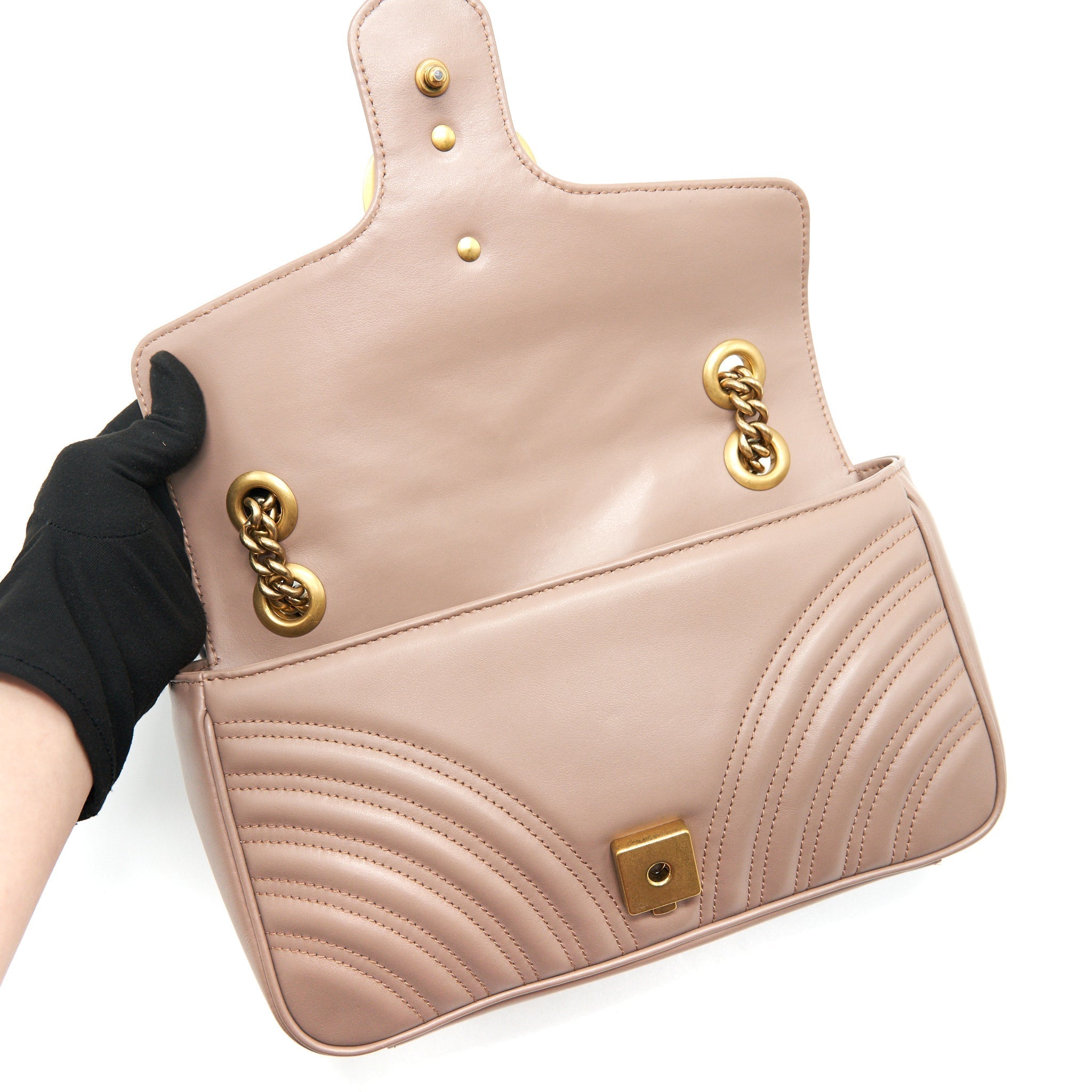 gucci-gg-marmont-small-shoulder-bag-beige