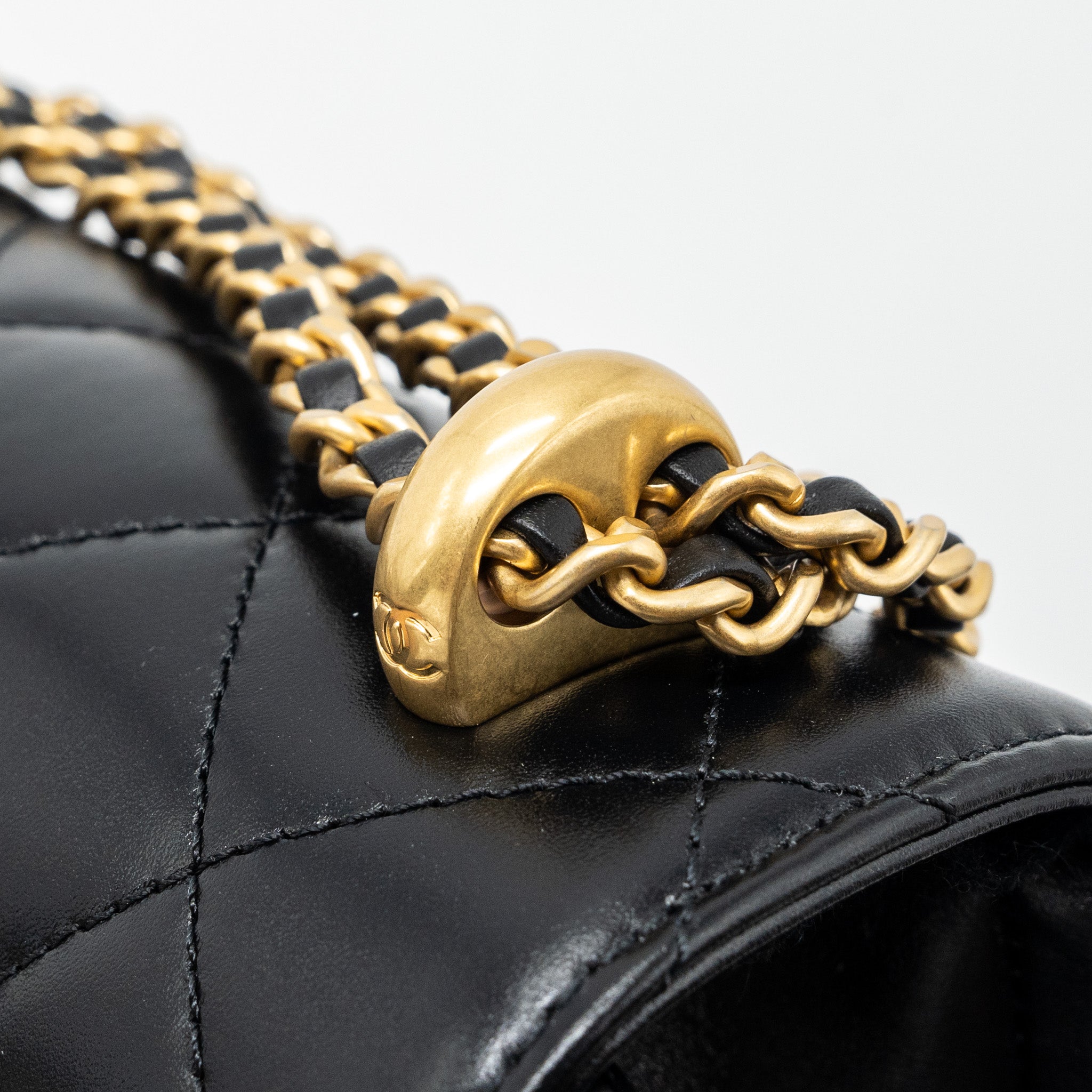 chanel-24c-gold-crush-flap-bag-calfskin-black-ghw-microchip