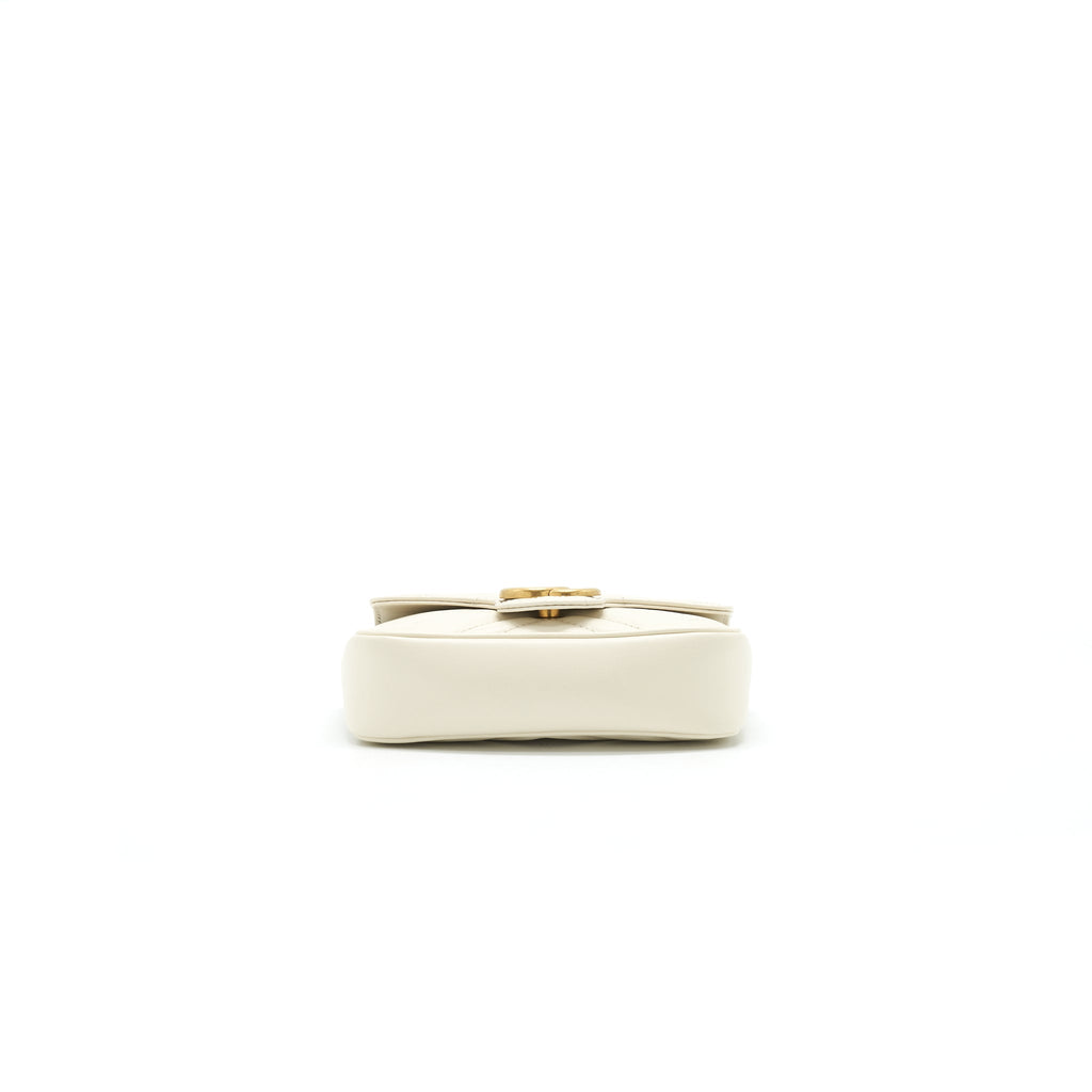 gucci-gg-marmont-super-mini-bag-in-white