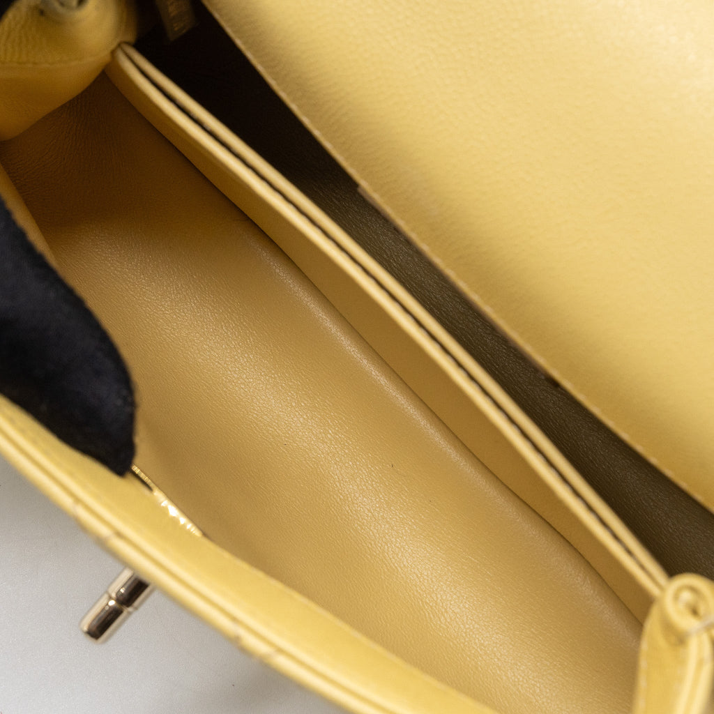 chanel-small-coco-handle-caviar-22p-light-yellow-lghw-microchip
