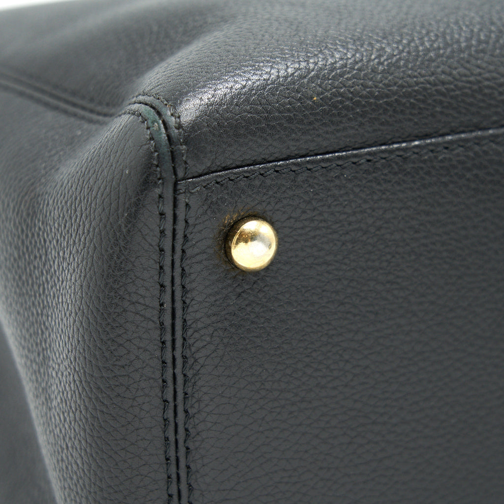 chanel-executive-cerf-small-tote-bag-caviar-black-with-ghw