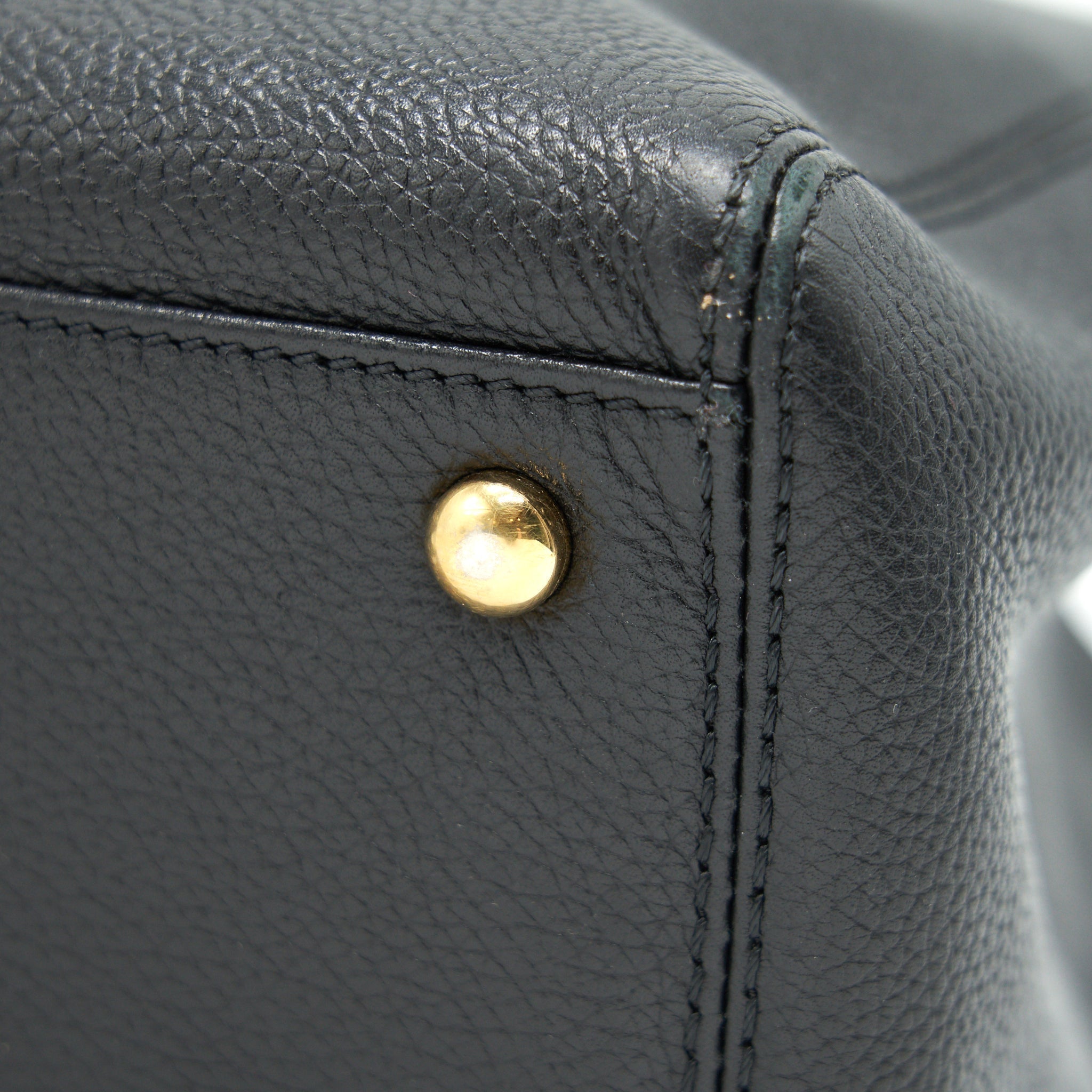 chanel-executive-cerf-small-tote-bag-caviar-black-with-ghw
