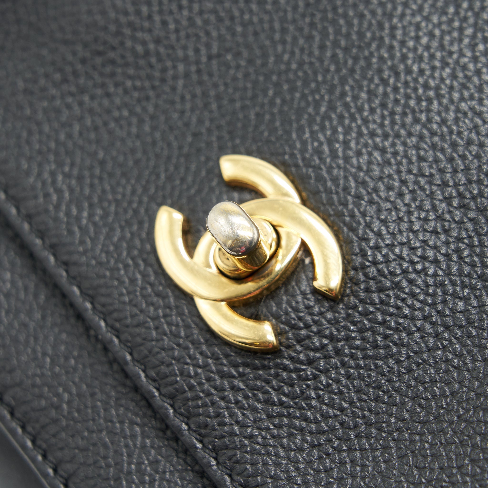 chanel-executive-cerf-small-tote-bag-caviar-black-with-ghw