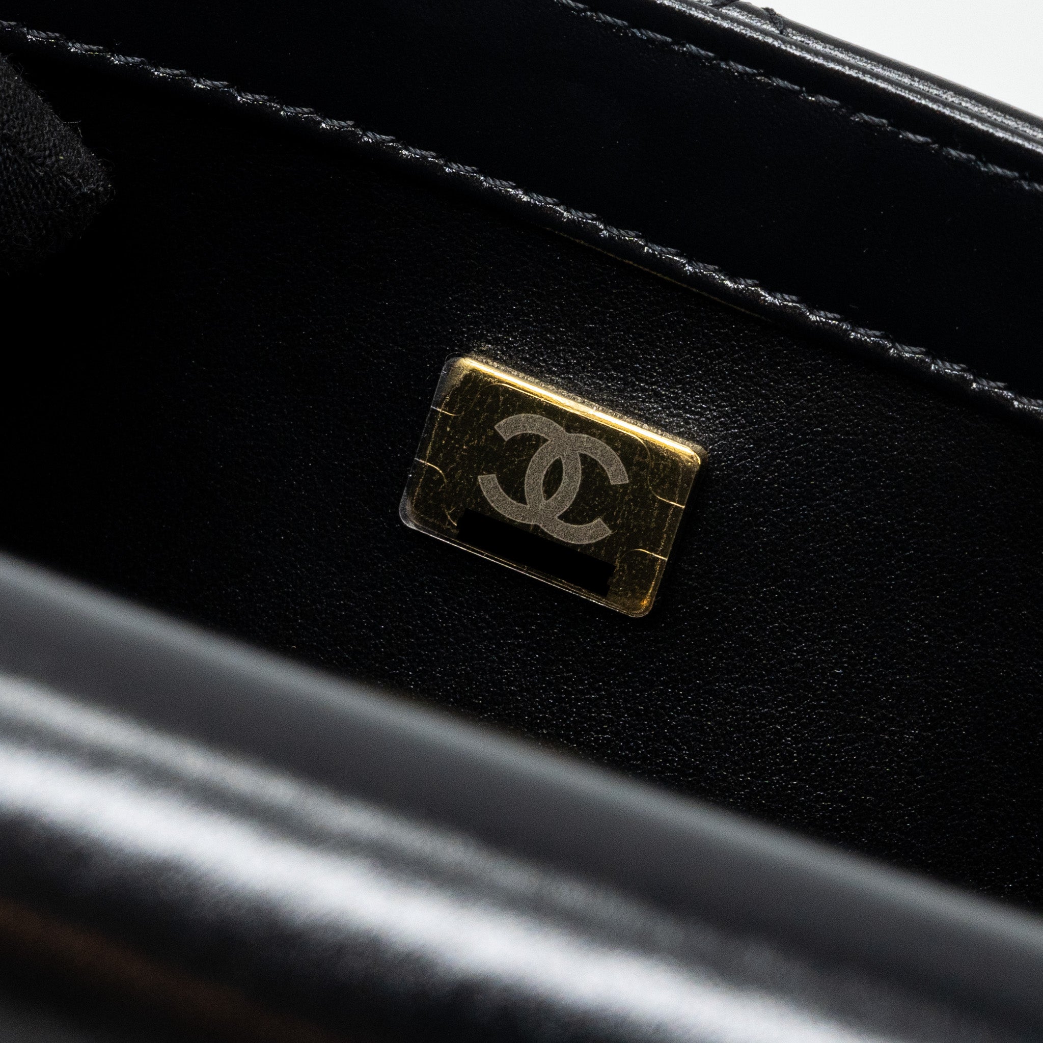 chanel-24c-gold-crush-flap-bag-calfskin-black-ghw-microchip