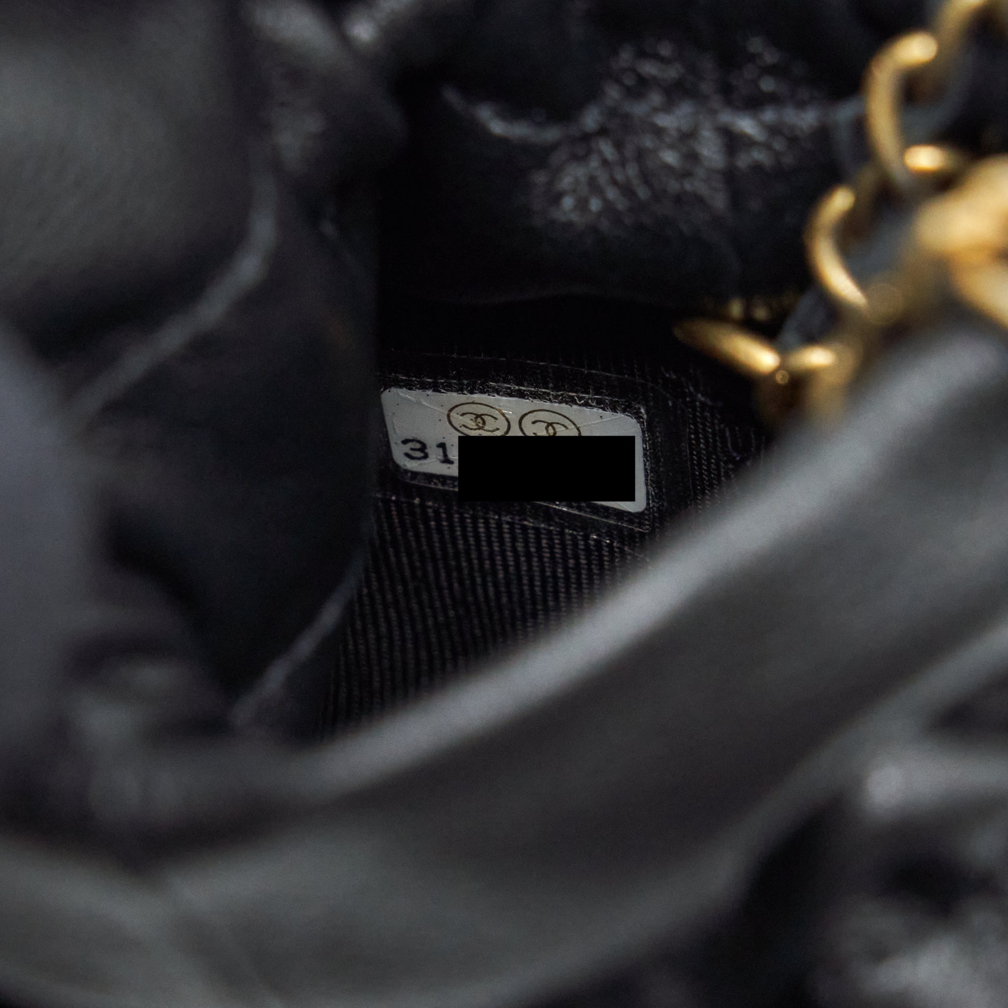 chanel-mini-vanity-pouch-with-chain-lambskin-blac-ghw
