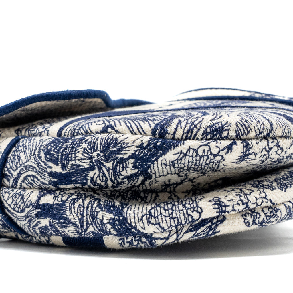dior-medium-saddle-bag-toile-de-jouy-blue-ghw