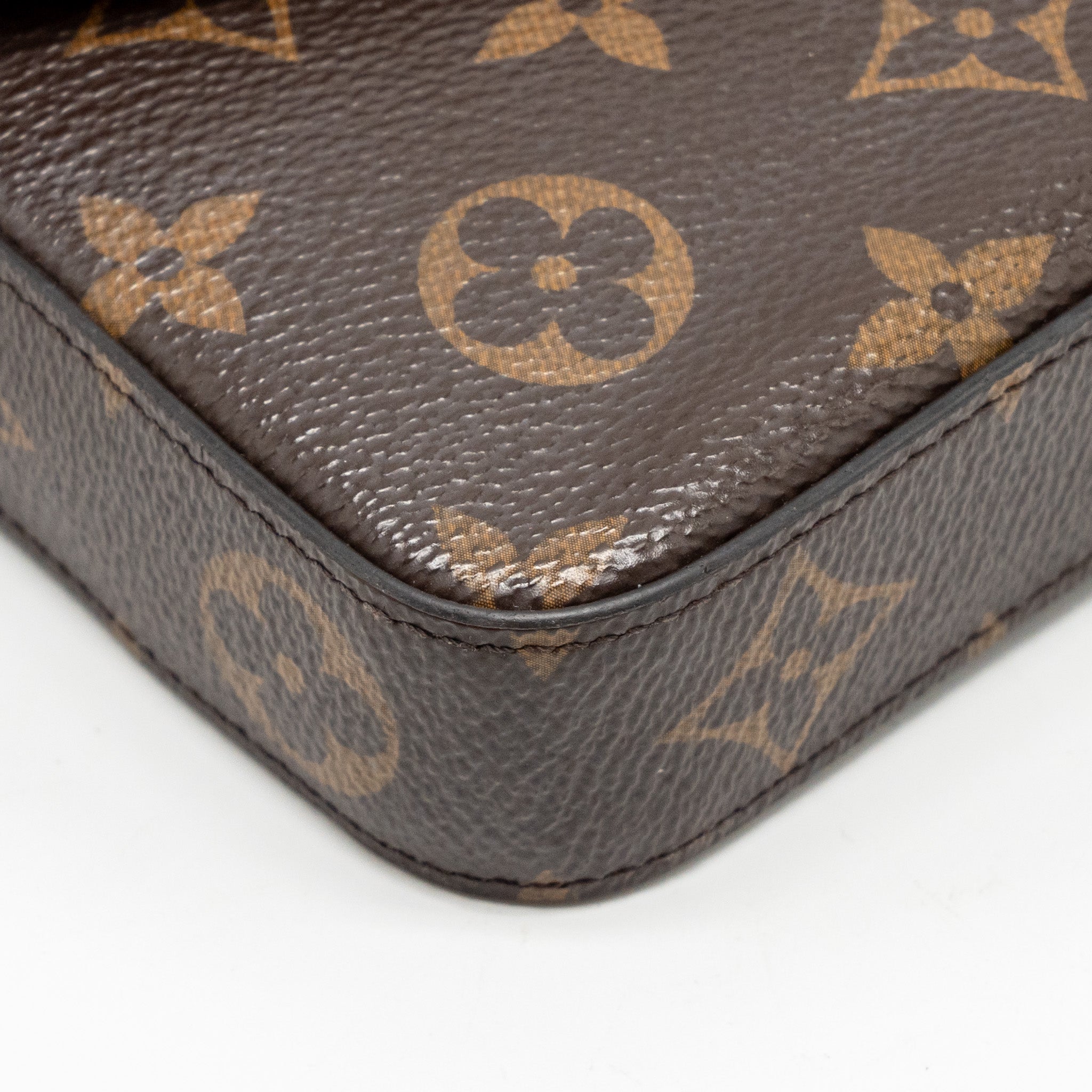 louis-vuitton-felicie-pochette-monogram-canvas-ghw-18