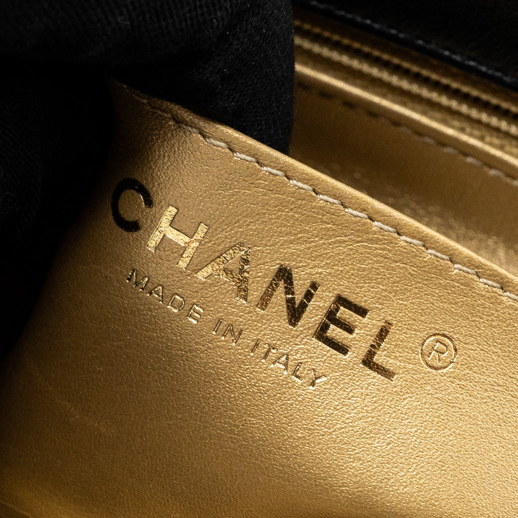 chanel-pearl-crush-mini-square-flap-bag-lambskin-black-ghw-microchip-5