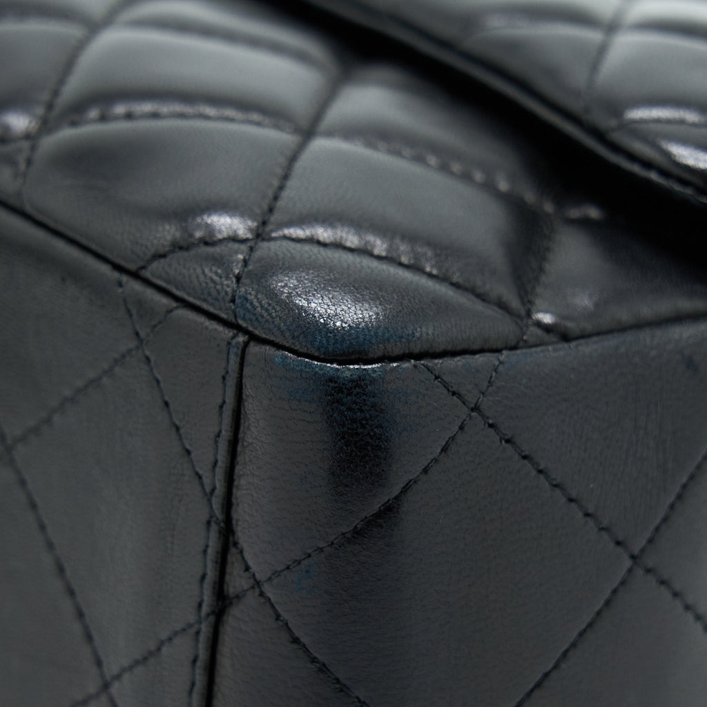 chanel-maxi-classic-flap-bag-lambskin-black-ghw