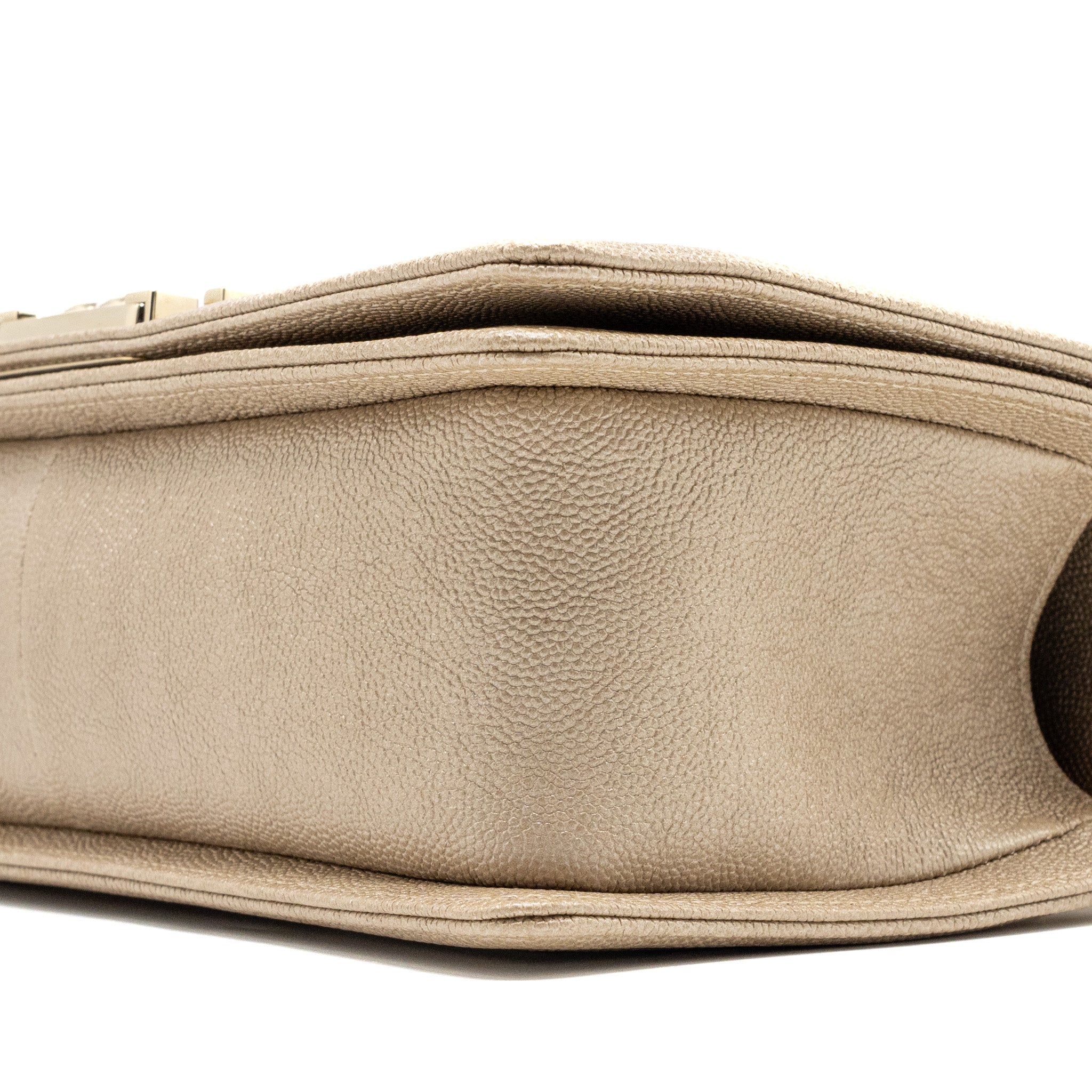 chanel-medium-chevron-boy-bag-caviar-iridescence-light-beige-lghw