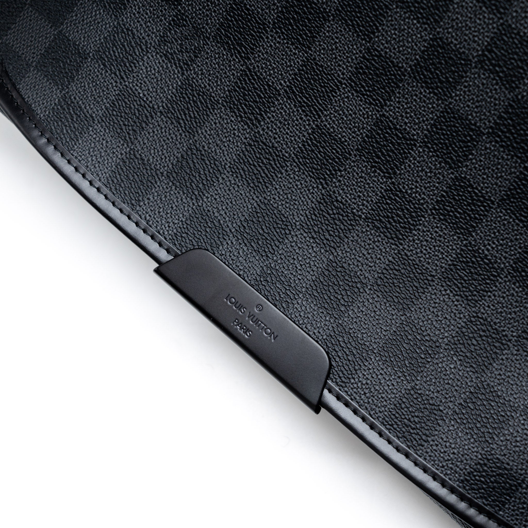 louis-vuitton-large-messenger-bag-damier-graphite-canvas-shw