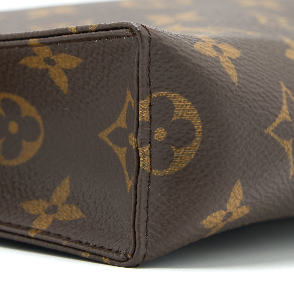 louis-vuitton-toiletry-pochette-26-monogram-canvas-ghw-5