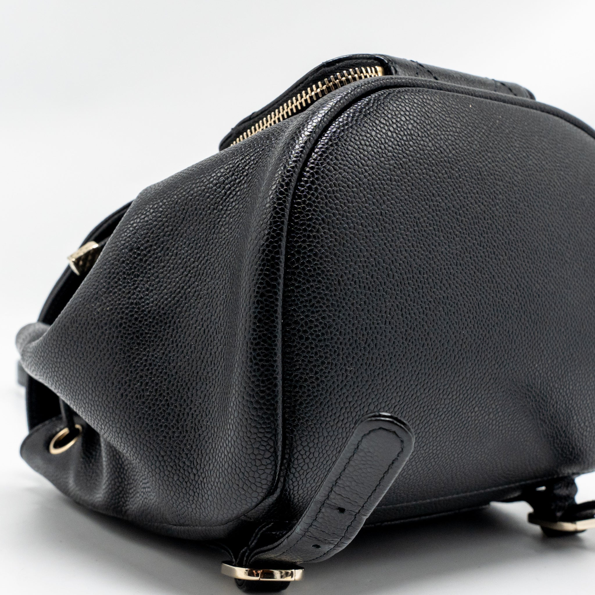 chanel-affinity-backpack-caviar-black-lghwmicrochip