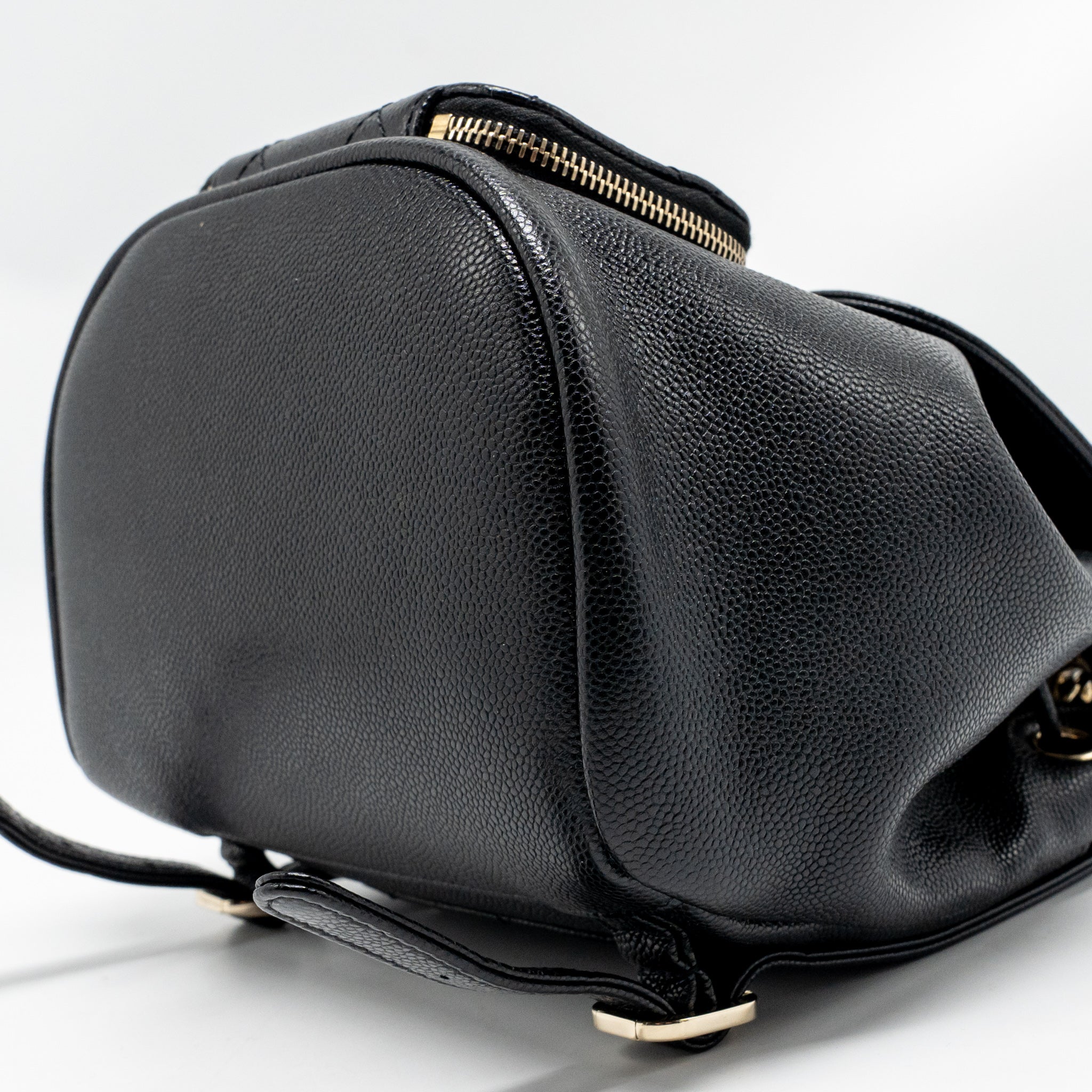 chanel-affinity-backpack-caviar-black-lghwmicrochip