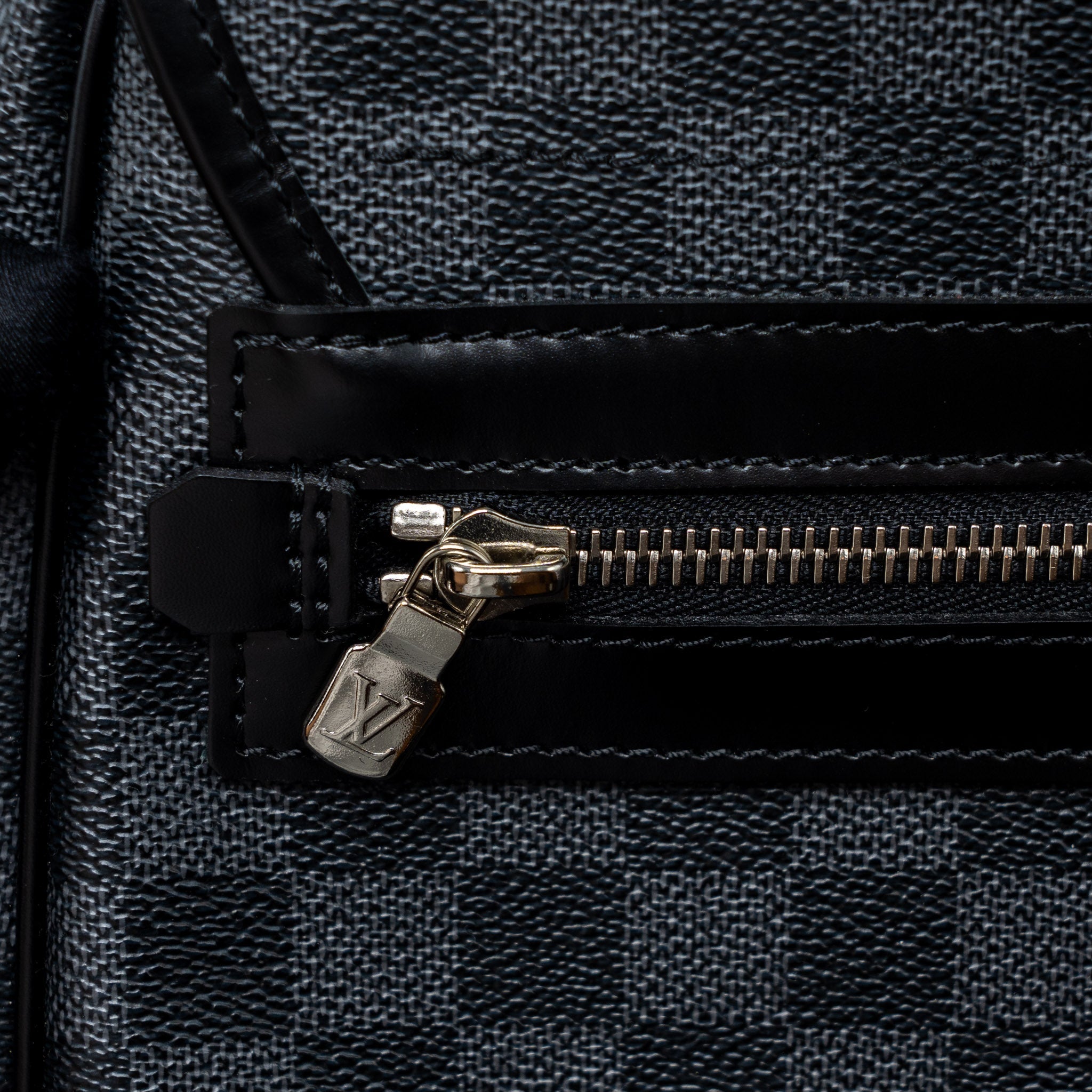 louis-vuitton-large-messenger-bag-damier-graphite-canvas-shw