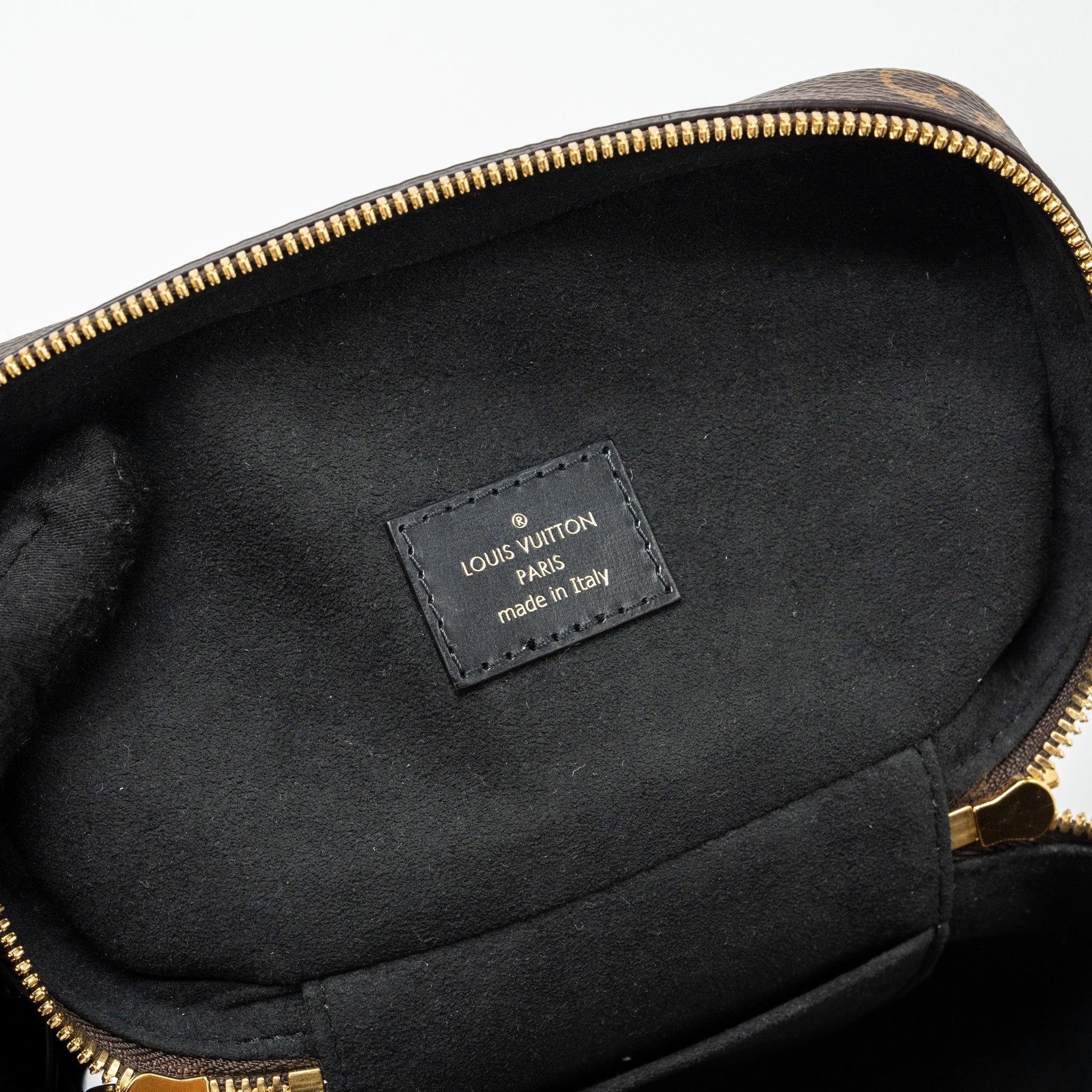 louis-vuitton-vanity-monogram-canvas-ghw