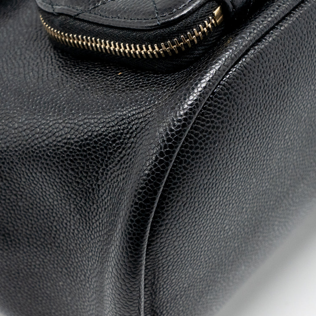chanel-affinity-backpack-caviar-black-lghwmicrochip