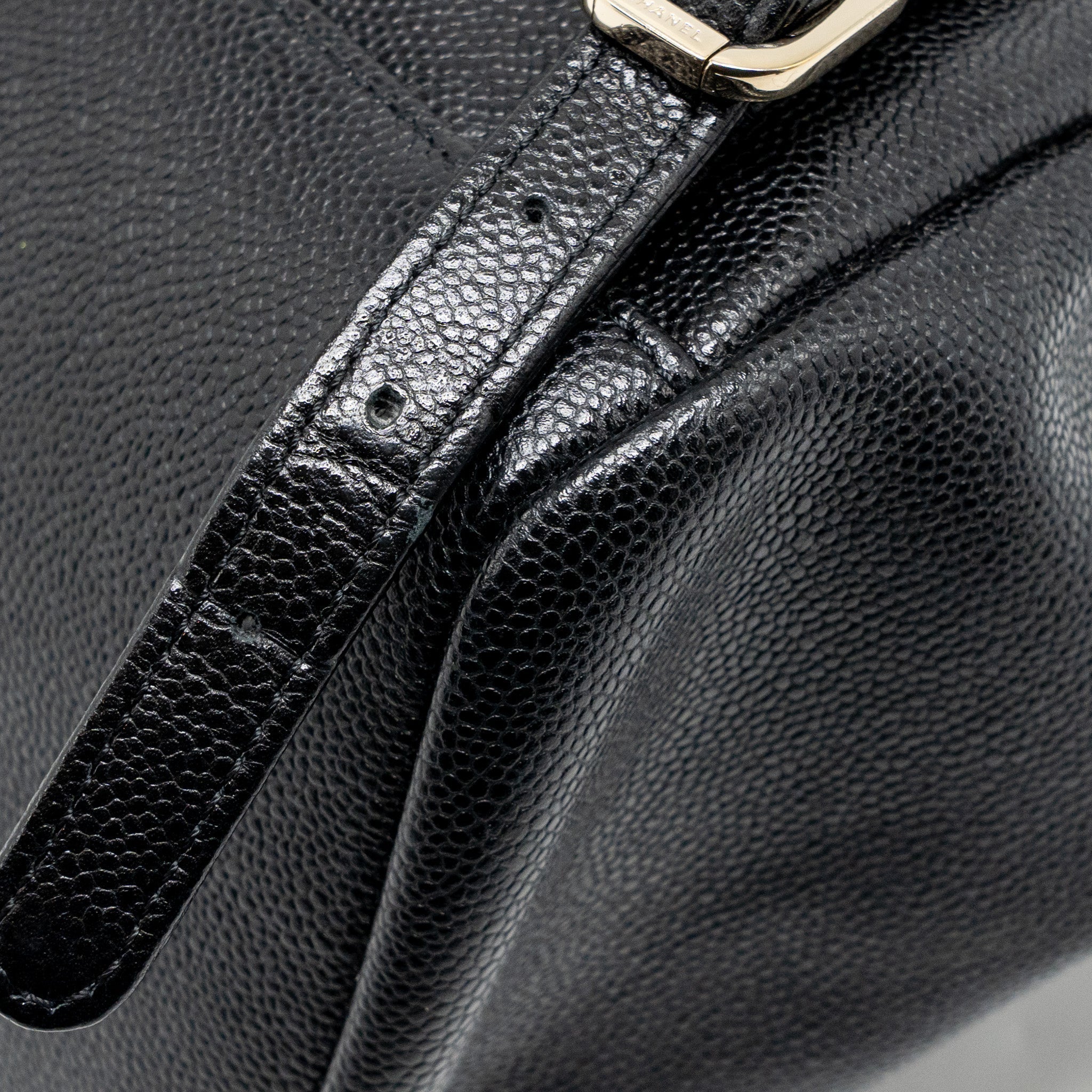 chanel-affinity-backpack-caviar-black-lghwmicrochip