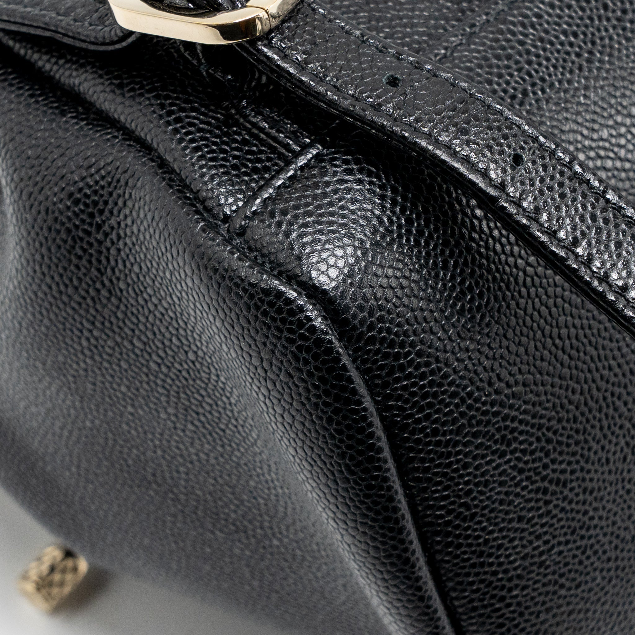 chanel-affinity-backpack-caviar-black-lghwmicrochip