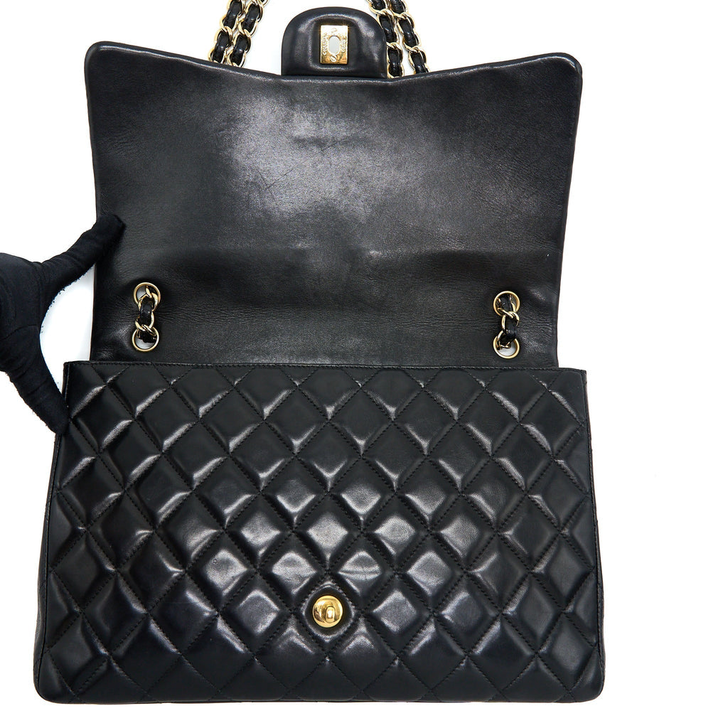 chanel-maxi-classic-flap-bag-lambskin-black-ghw