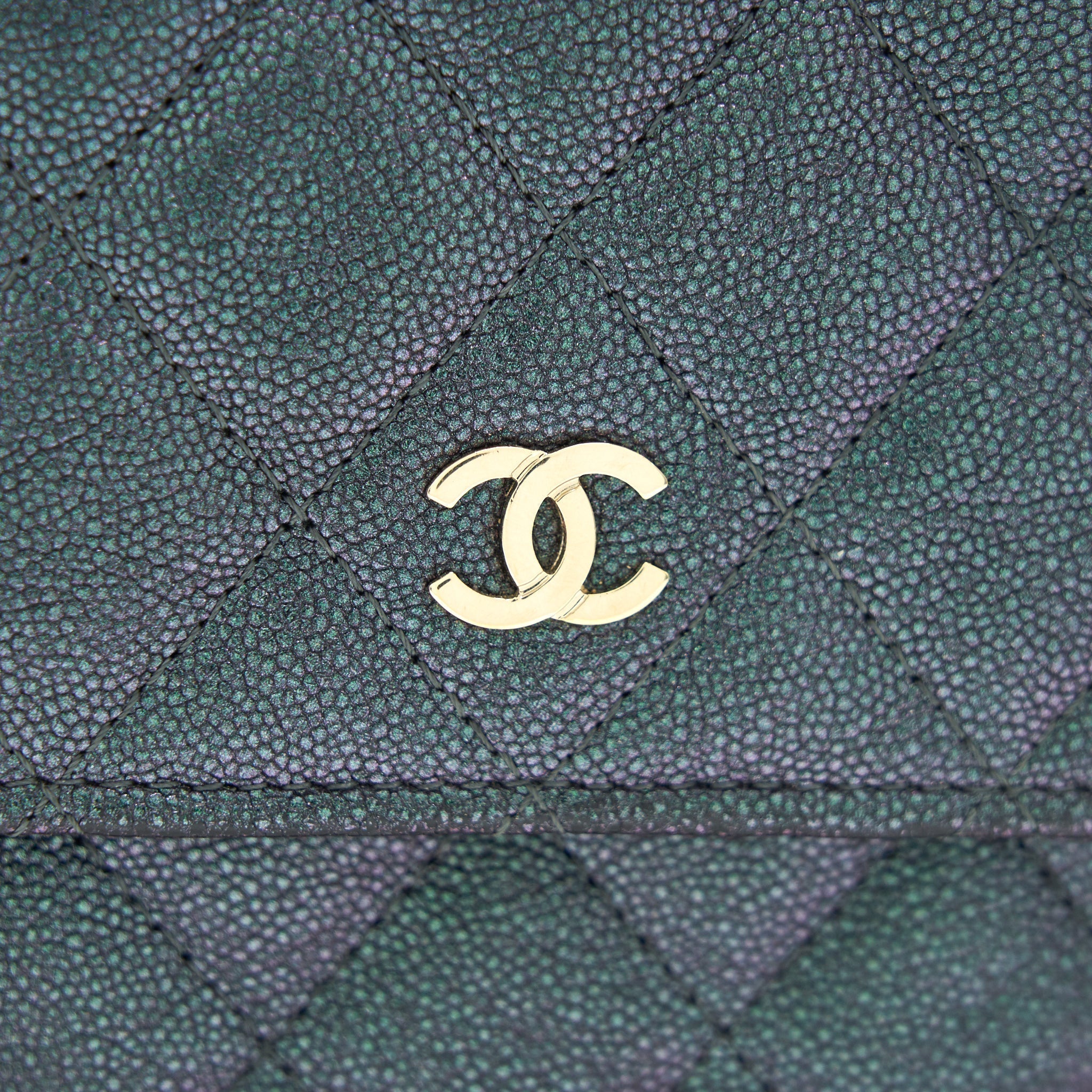 chanel-classic-square-wallet-on-chain-caviar-iridescent-purple-lghw