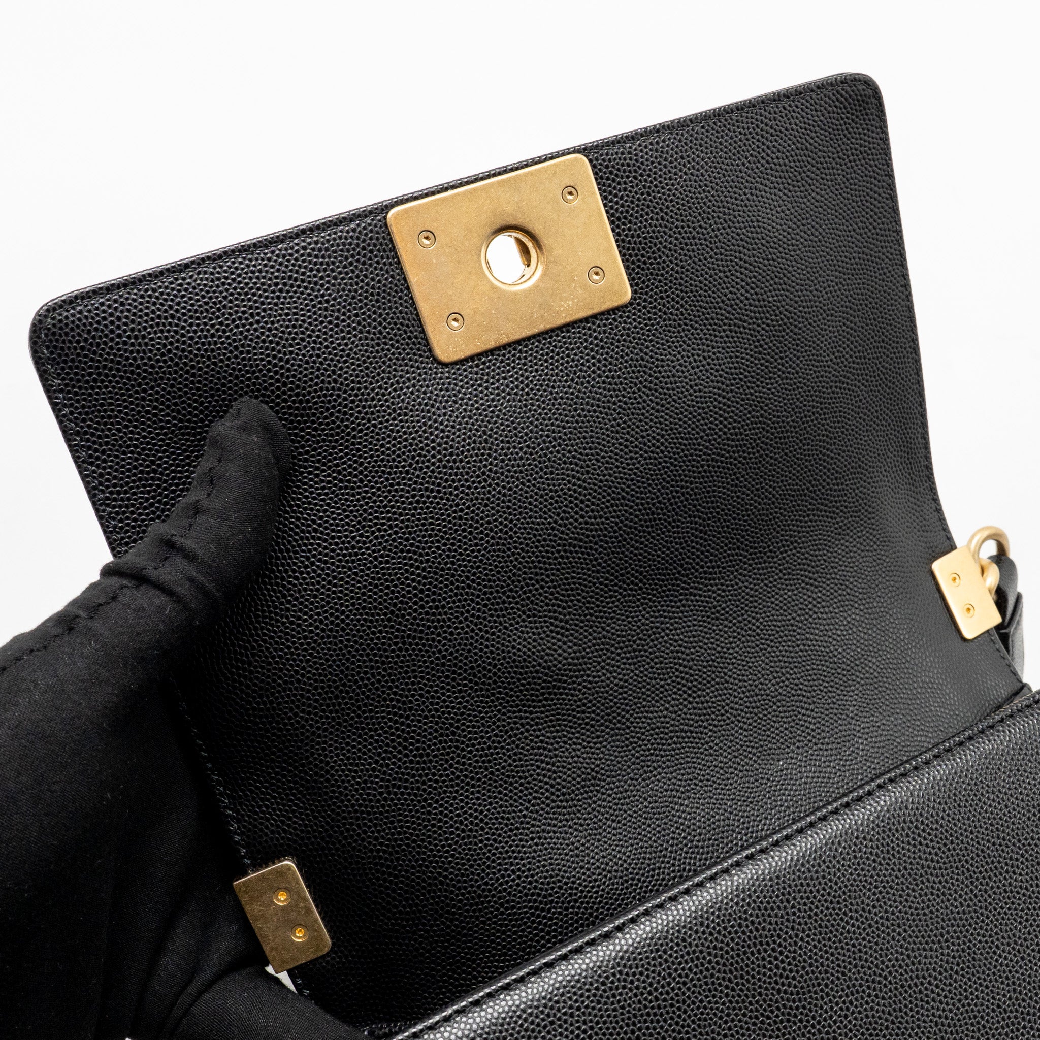 chanel-small-boy-bag-caviar-black-ghw-microchip-4