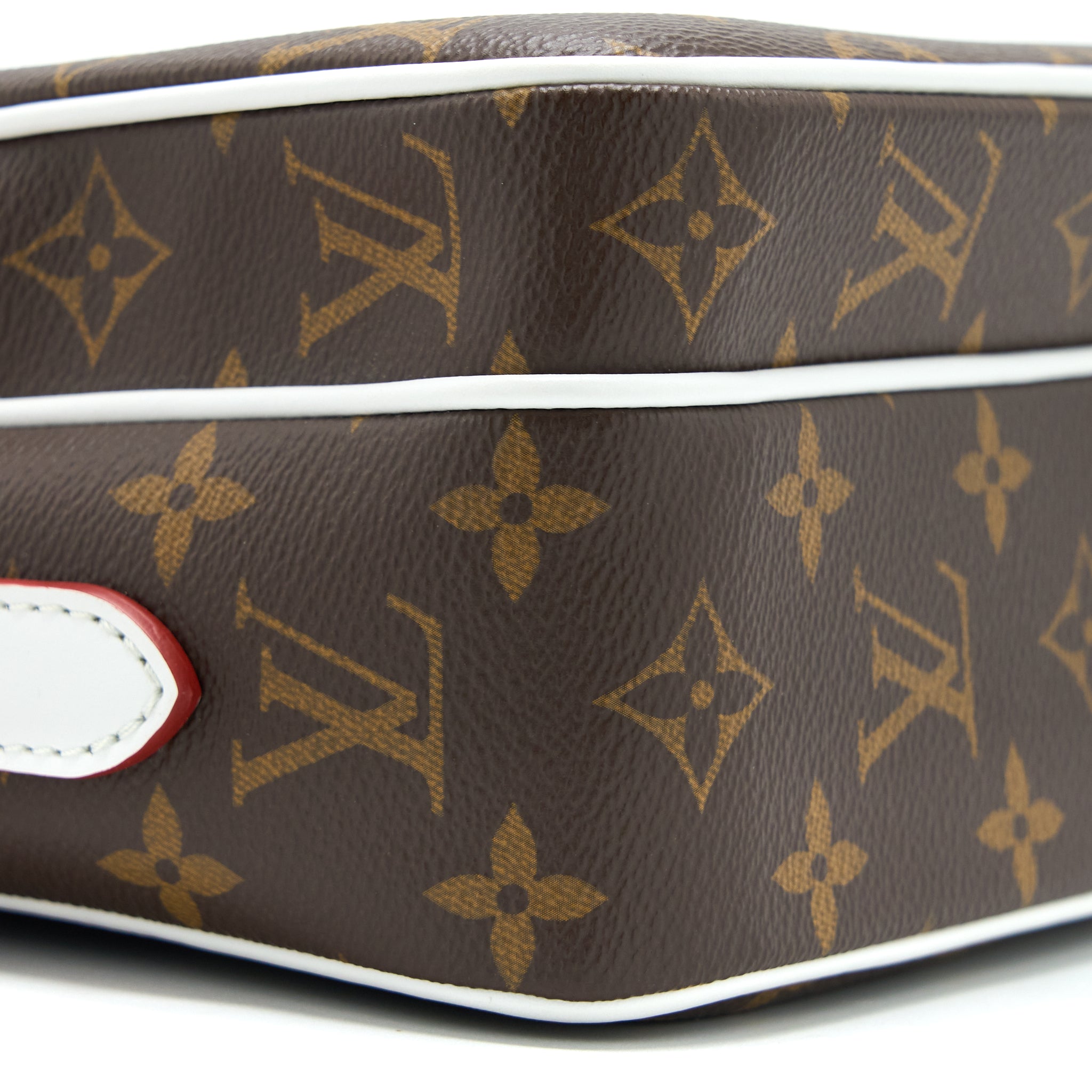 louis-vuitton-x-nba-nil-messenger-monogram-canvas-ghw