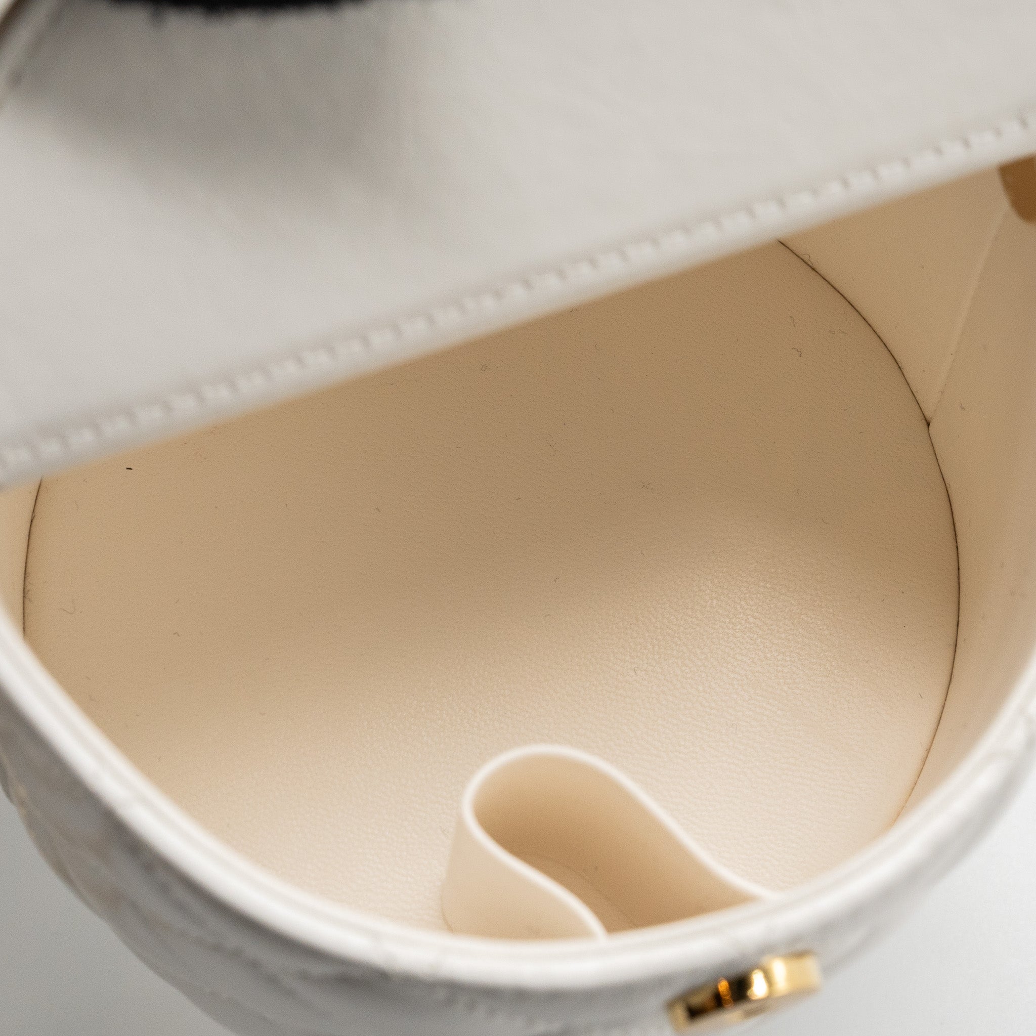 chanel-top-handle-round-vanity-with-chain-lambskin-white-ghw-microchip-copy