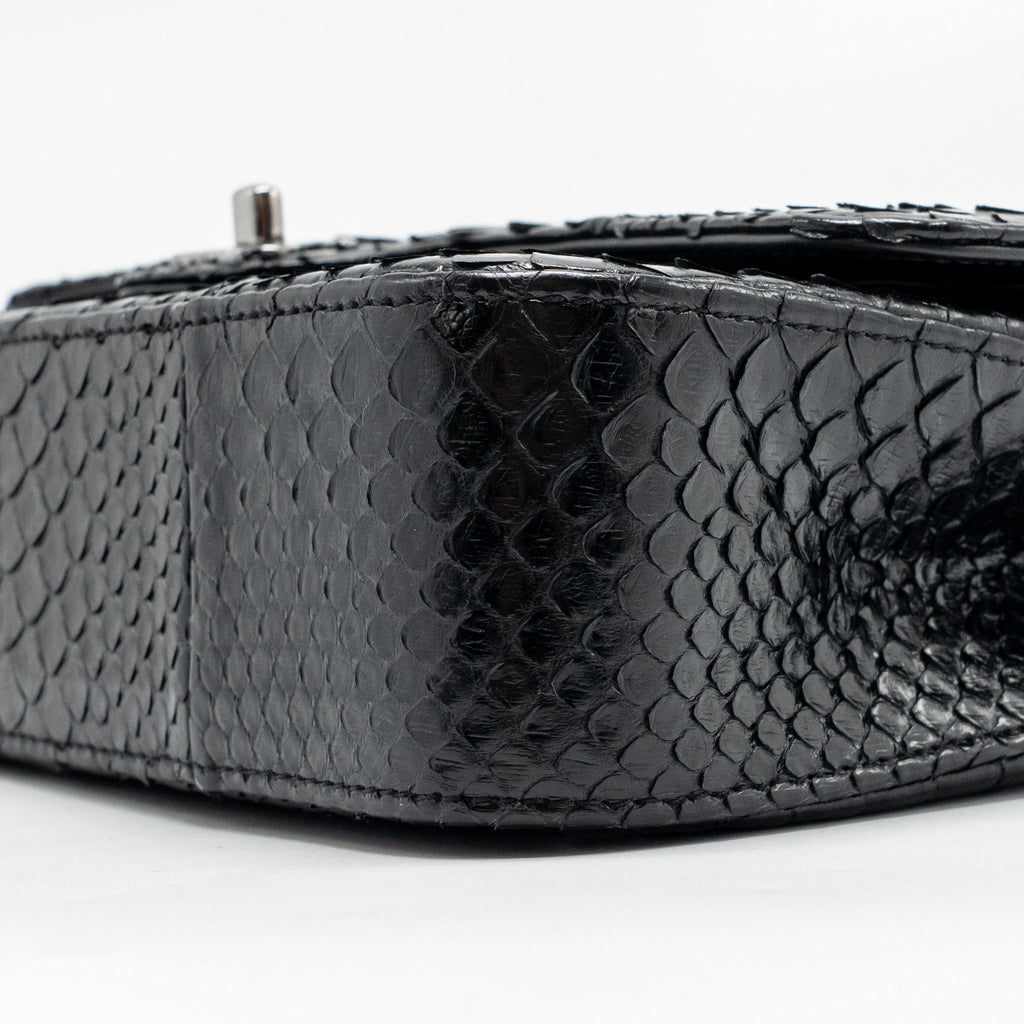 chanel-black-1
