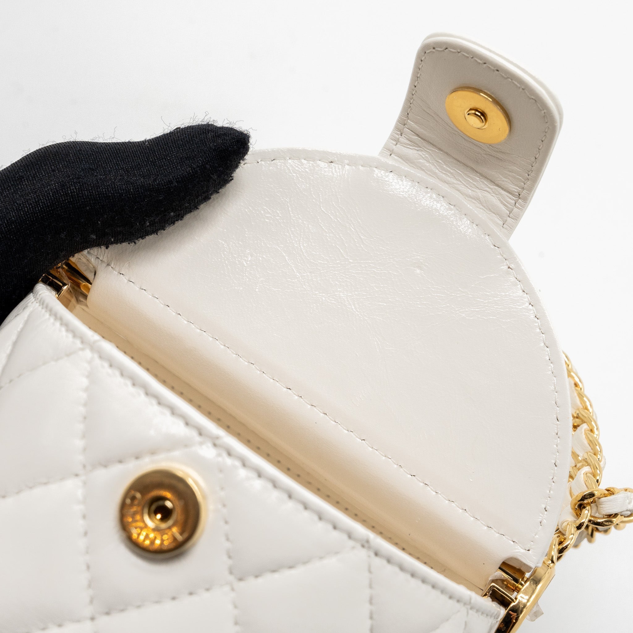 chanel-top-handle-round-vanity-with-chain-lambskin-white-ghw-microchip-copy