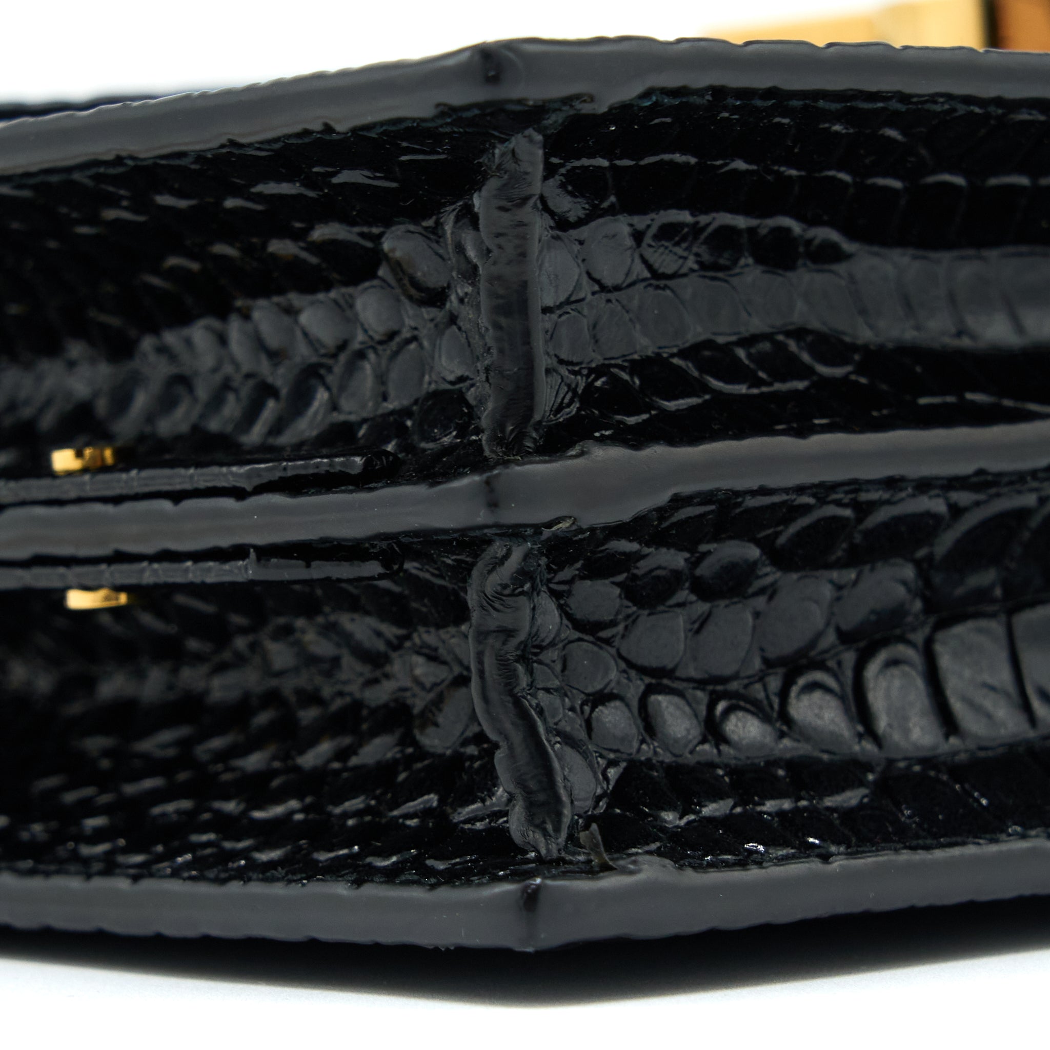 saint-laurent-cassandra-chain-bag-croc-embossed-leather-black-ghw