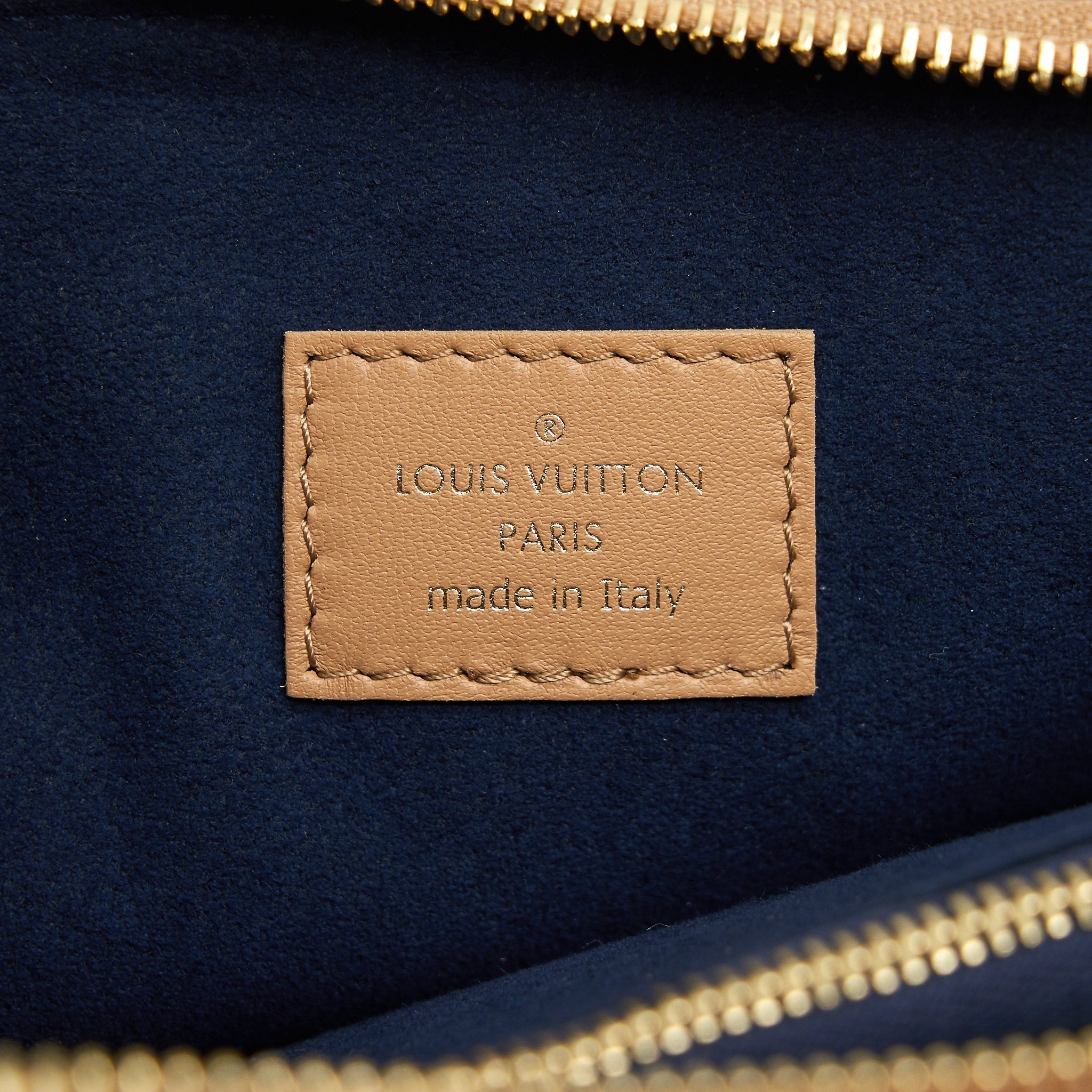 louis-vuitton-coussin-pm-camel