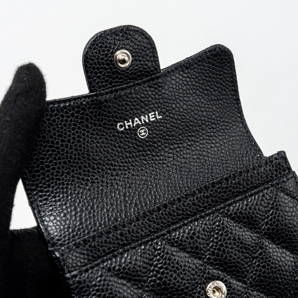 chanel-classic-flap-card-holder-caviar-black-shw-microchip-3