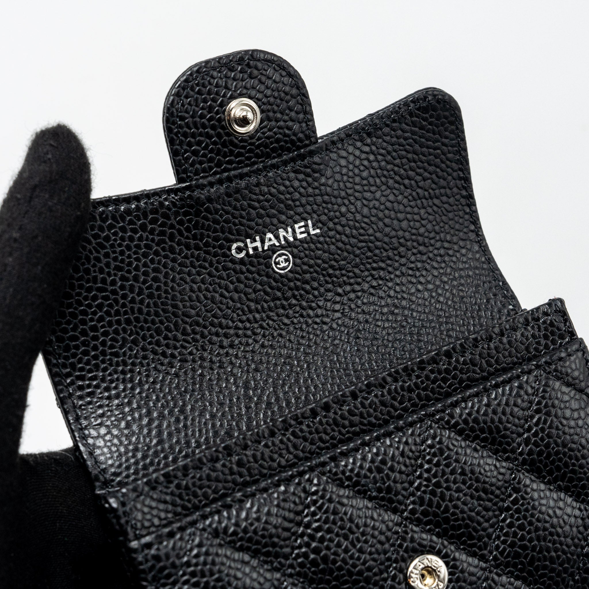 chanel-classic-flap-card-holder-caviar-black-shw-microchip-3