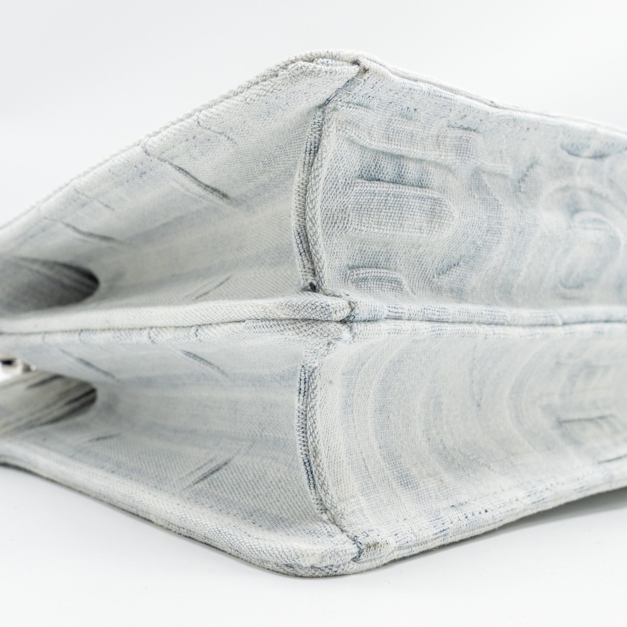 fendi-medium-peekaboo-iseeu-white-denim-shw