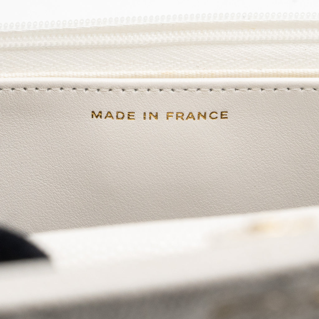 chanel-classic-wallet-on-chain-caviar-white-lghw-microchip-3
