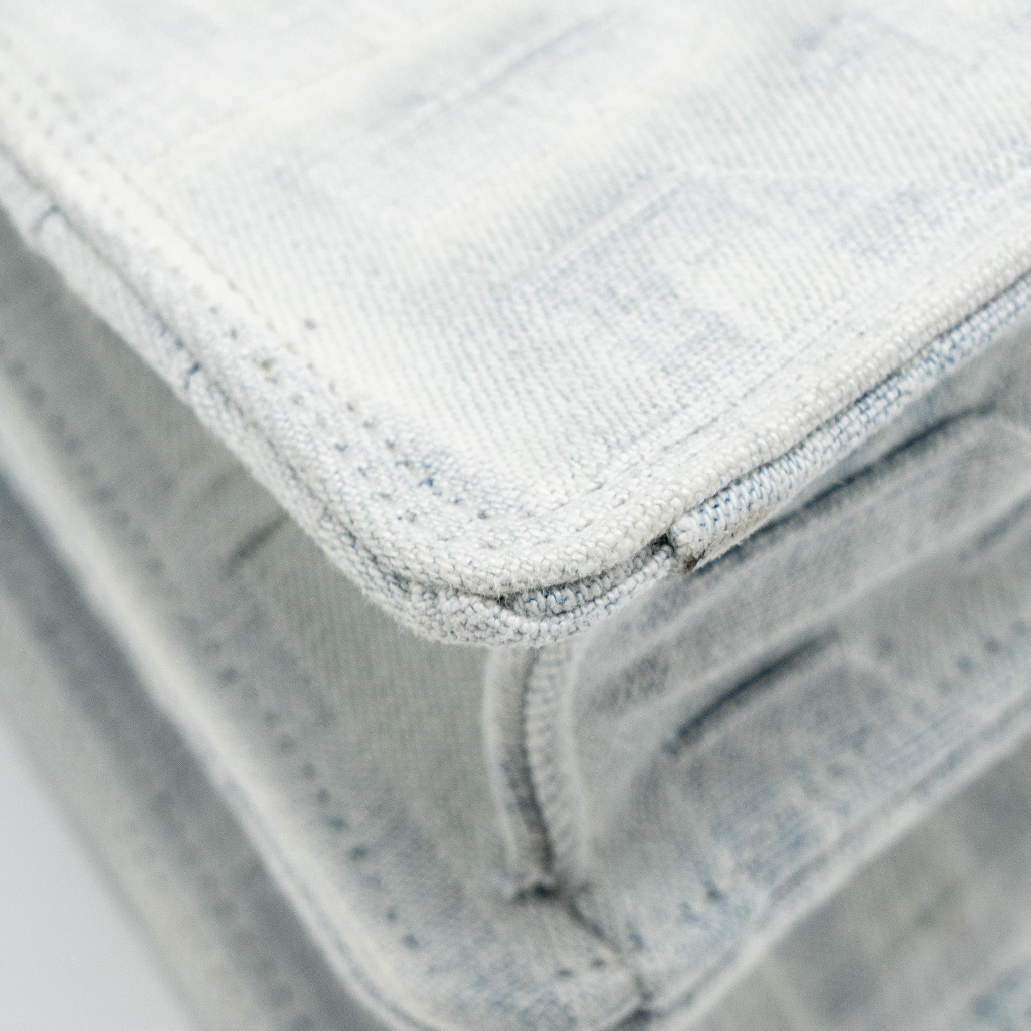 fendi-medium-peekaboo-iseeu-white-denim-shw
