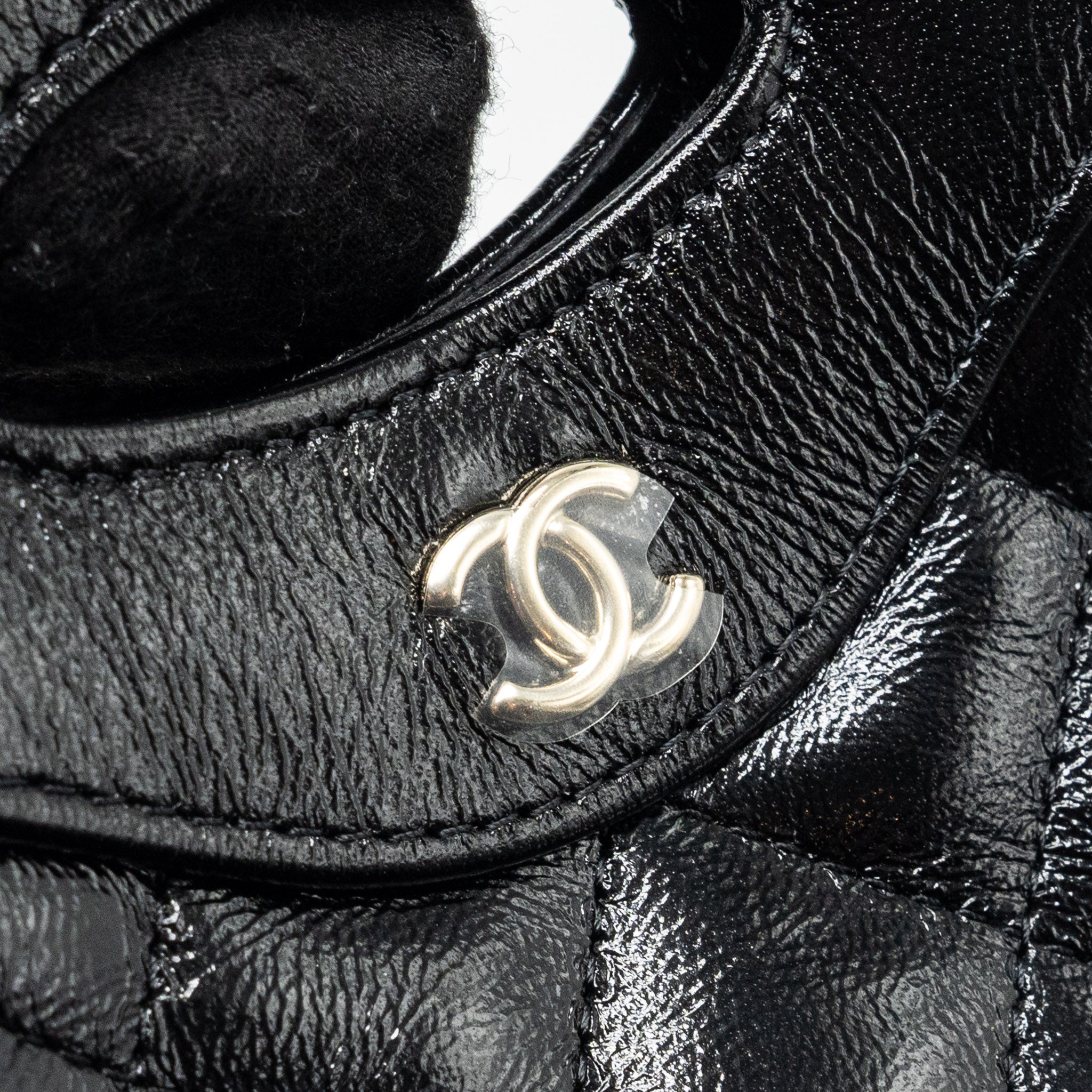 chanel-24s-31-mini-clutch-with-chain-shiny-lambskin-black-lghw-microchip