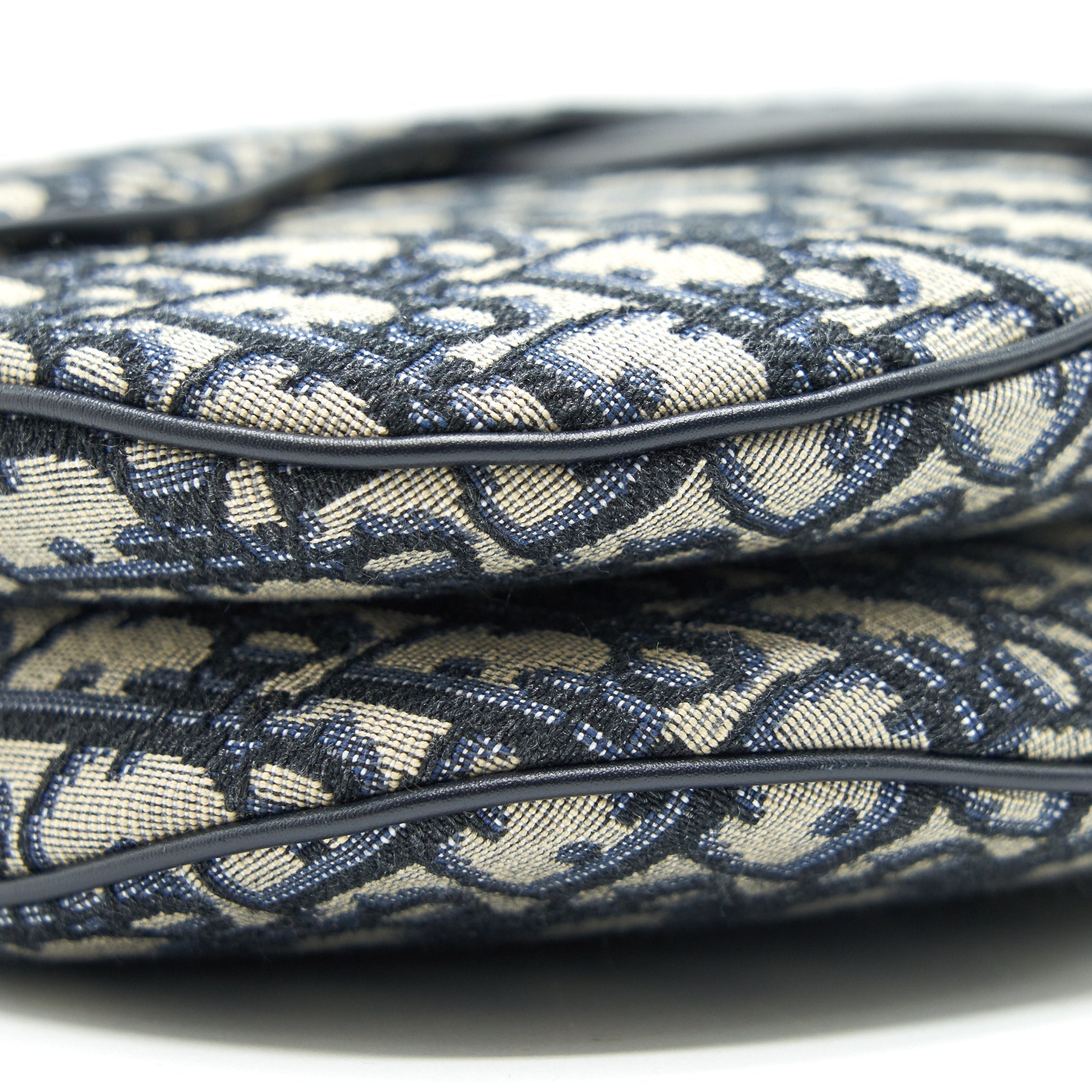 dior-oblique-medium-saddle-bag
