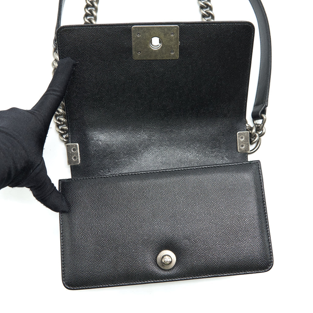 chanel-small-boy-bag-caviar-black-ruthenium-sliver-hardware