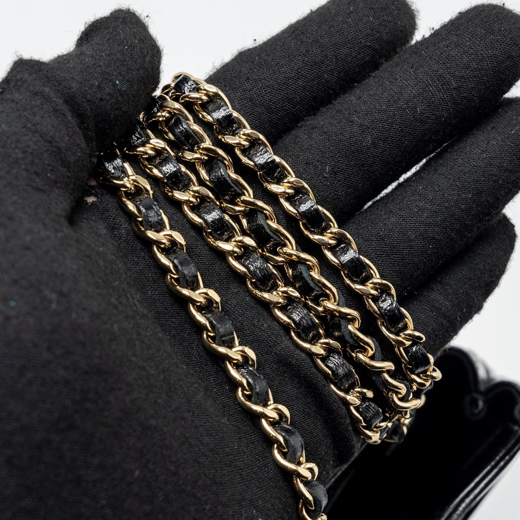 chanel-24s-31-mini-clutch-with-chain-shiny-lambskin-black-lghw-microchip