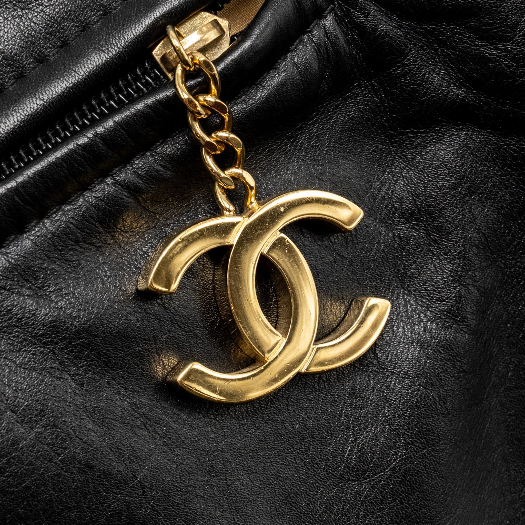 chanel-rodeo-drive-flap-bag-calfskin-black-ghw