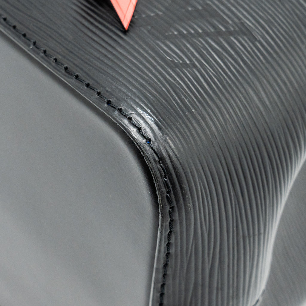 louis-vuitton-neo-noe-bb-epi-leather-black-saffron-multicolor-shw