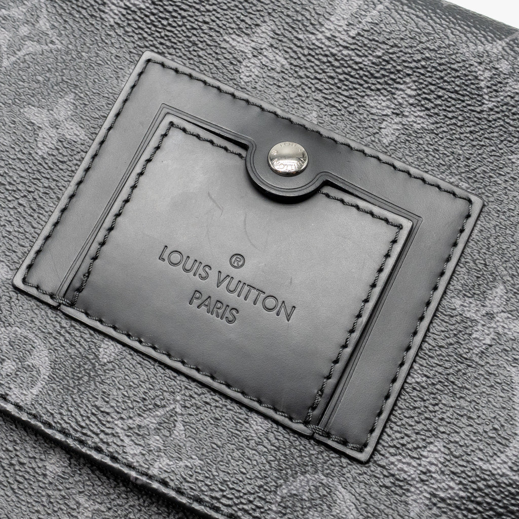 louis-vuitton-messenger-voyager-pm-monogram-eclipse-black-shw