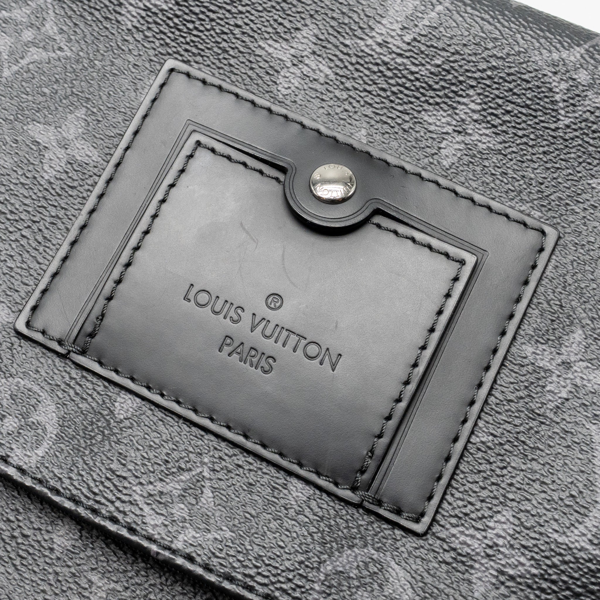 louis-vuitton-messenger-voyager-pm-monogram-eclipse-black-shw