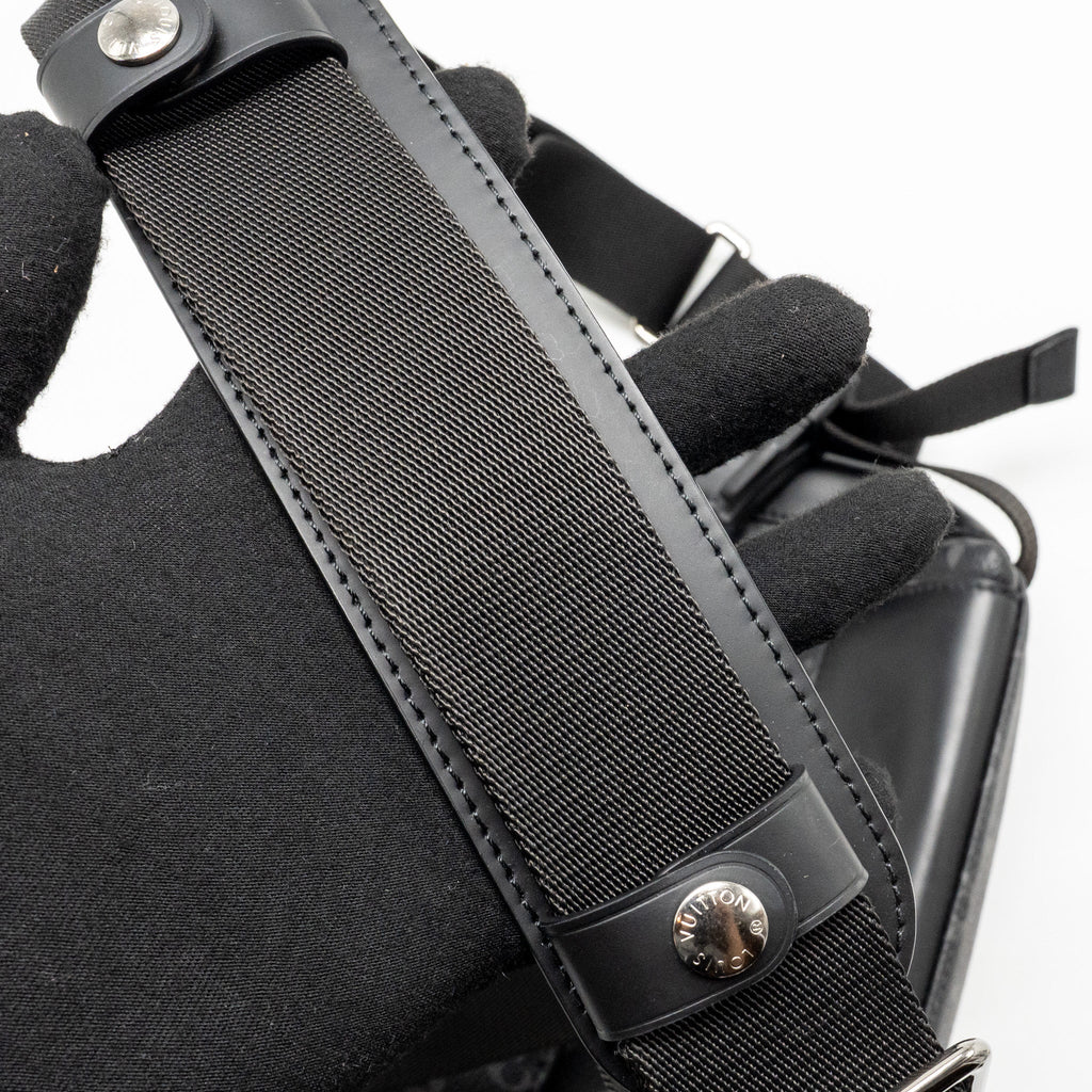 louis-vuitton-messenger-voyager-pm-monogram-eclipse-black-shw