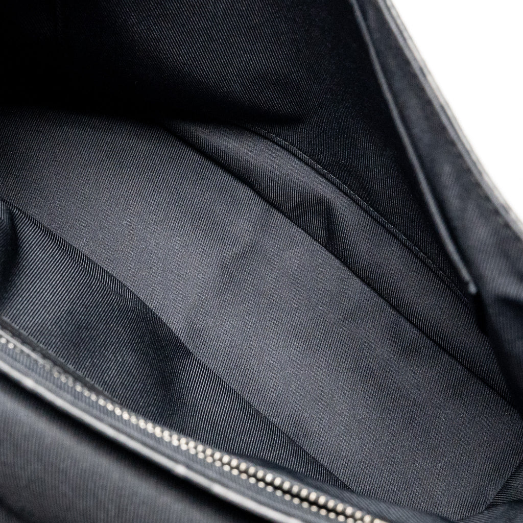 louis-vuitton-messenger-voyager-pm-monogram-eclipse-black-shw