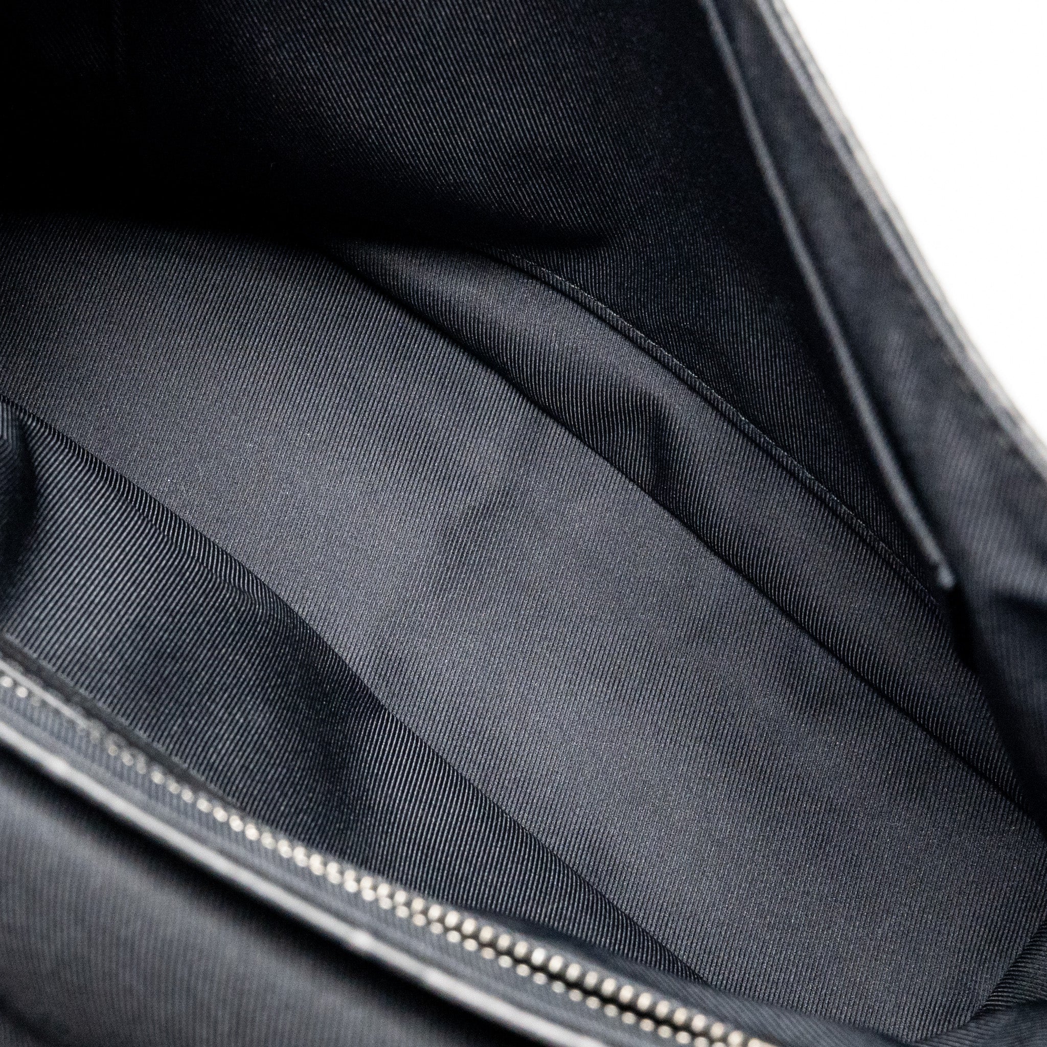 louis-vuitton-messenger-voyager-pm-monogram-eclipse-black-shw