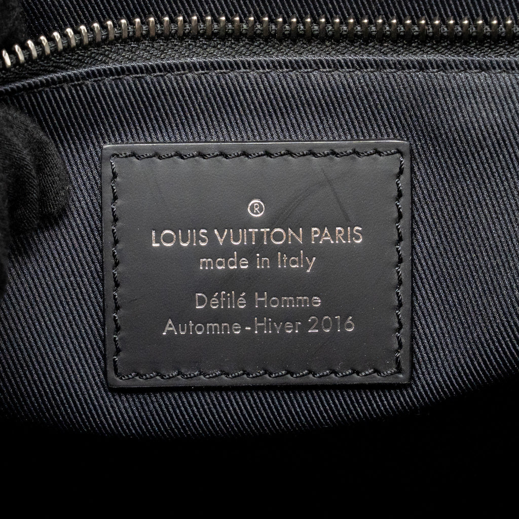 louis-vuitton-messenger-voyager-pm-monogram-eclipse-black-shw